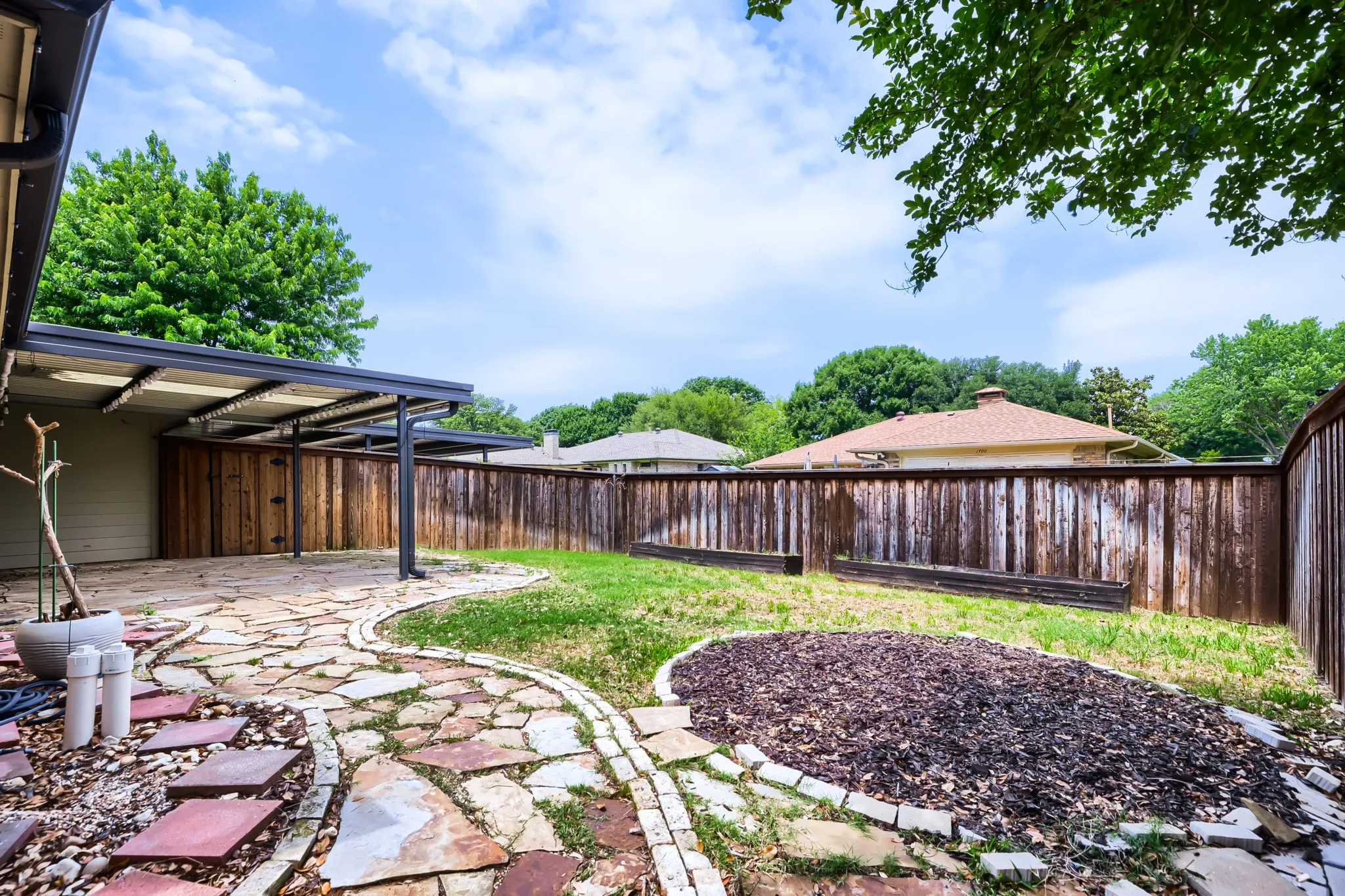 Single Family Residence For Sale in Collin County , 1701 Baffin Bay Drive, Plano, Texas 75075, 3 Bedroom, 2 Bathroom, 2 Garage spaces, 1,839 Sqft, built in 1979, mls#21184303, Real Estate Agent in Plano, Homes For Sale in Collin county, Homes For Sale in Plano, Realtor in Plano Texas, Real Estate Brokerage Independent Realty Texas, Luminita Cordes Realtor