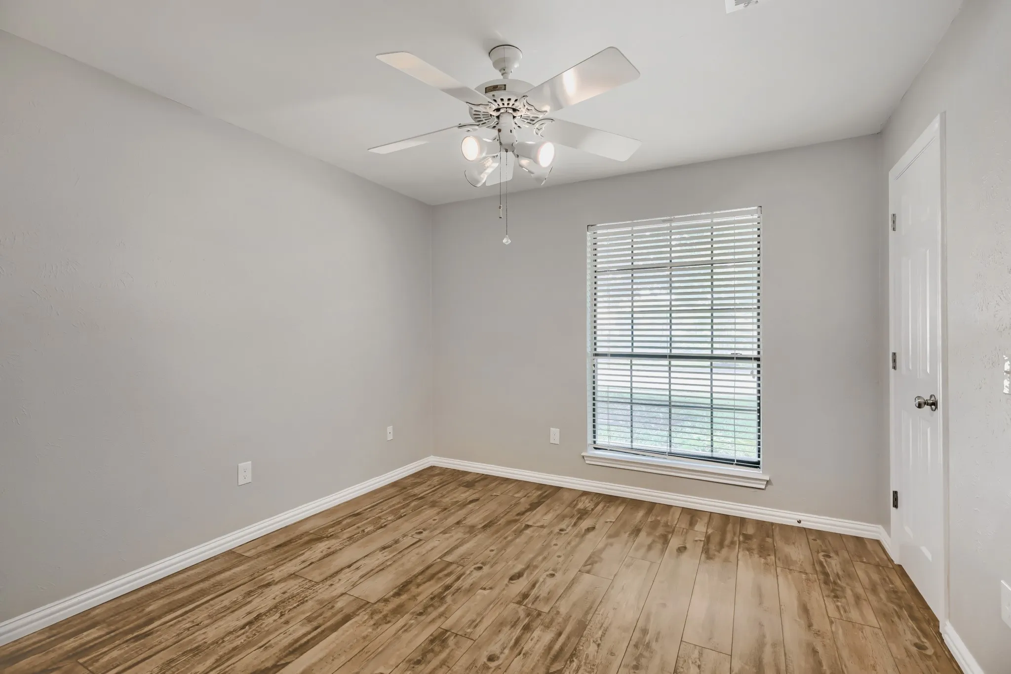 Single Family Residence For Sale in Collin County , 1701 Baffin Bay Drive, Plano, Texas 75075, 3 Bedroom, 2 Bathroom, 2 Garage spaces, 1,839 Sqft, built in 1979, mls#21184303, Real Estate Agent in Plano, Homes For Sale in Collin county, Homes For Sale in Plano, Realtor in Plano Texas, Real Estate Brokerage Independent Realty Texas, Luminita Cordes Realtor