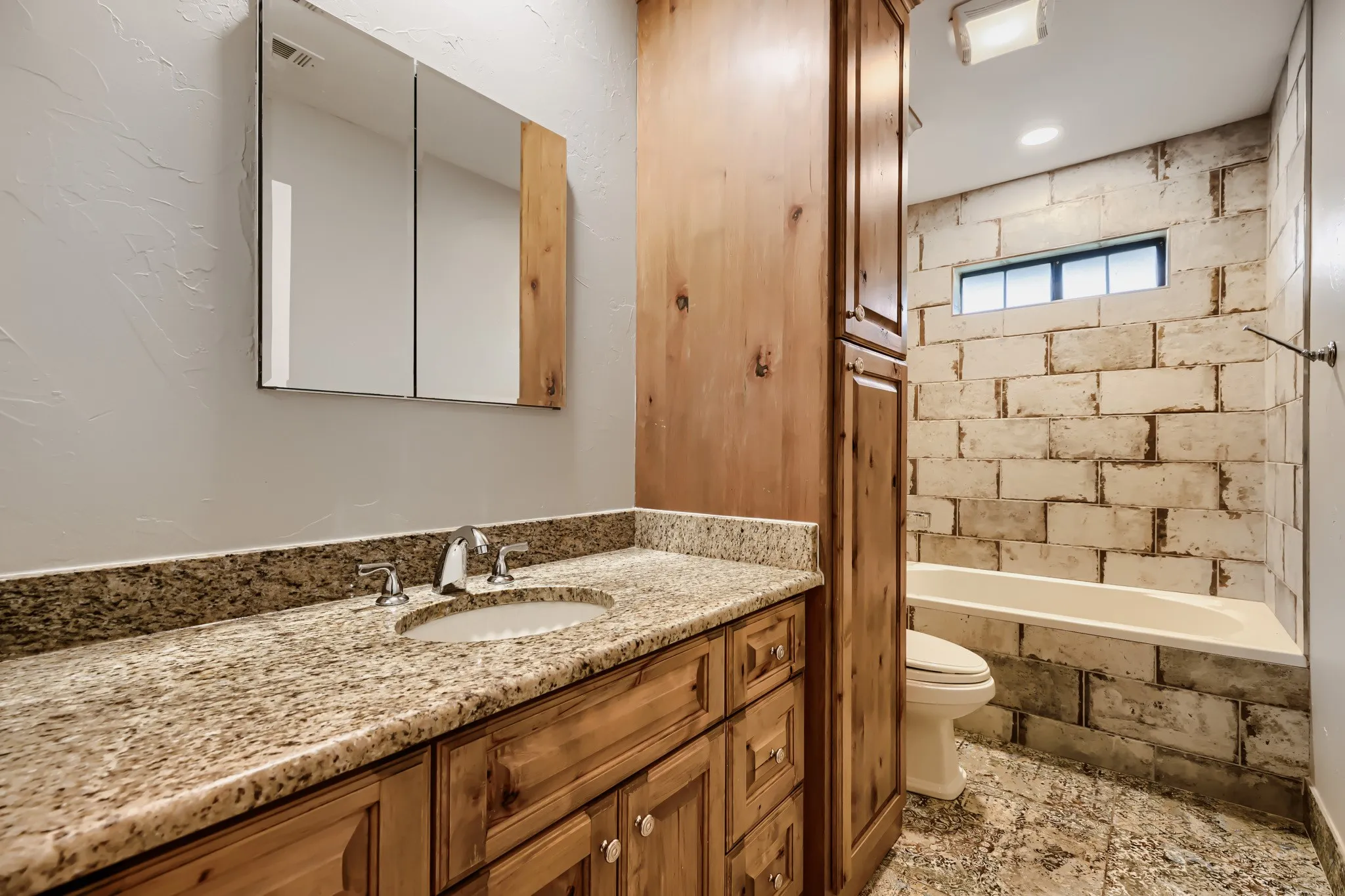 Single Family Residence For Sale in Collin County , 1701 Baffin Bay Drive, Plano, Texas 75075, 3 Bedroom, 2 Bathroom, 2 Garage spaces, 1,839 Sqft, built in 1979, mls#21184303, Real Estate Agent in Plano, Homes For Sale in Collin county, Homes For Sale in Plano, Realtor in Plano Texas, Real Estate Brokerage Independent Realty Texas, Luminita Cordes Realtor