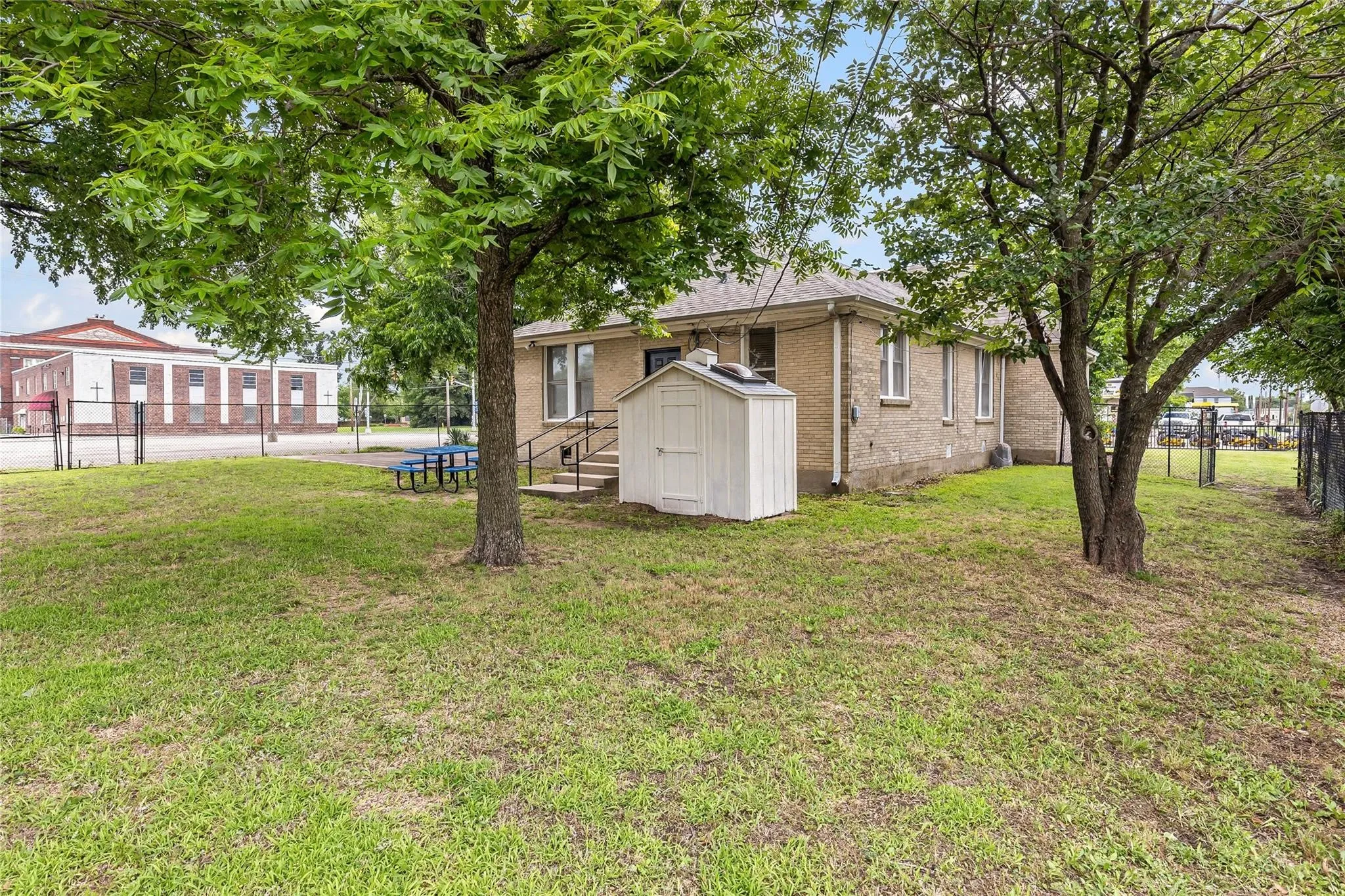 Office For Sale in Hunt County , 3503 Stonewall Street, Greenville, Texas 75401, 0, 0, Garage spaces, 0 Sqft, built in 1975, Price $280,250, mls#21266745, Real Estate Agent in Greenville, Homes For Sale in Hunt county, Homes For Sale in Greenville, Realtor in Greenville Texas, Real Estate Brokerage Independent Realty Texas, Luminita Cordes Realtor
