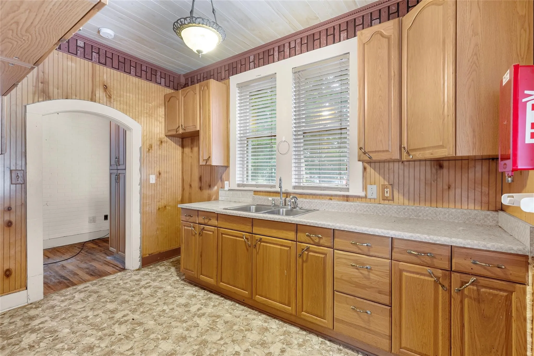 Office For Sale in Hunt County , 3503 Stonewall Street, Greenville, Texas 75401, 0, 0, Garage spaces, 0 Sqft, built in 1975, Price $280,250, mls#21266745, Real Estate Agent in Greenville, Homes For Sale in Hunt county, Homes For Sale in Greenville, Realtor in Greenville Texas, Real Estate Brokerage Independent Realty Texas, Luminita Cordes Realtor