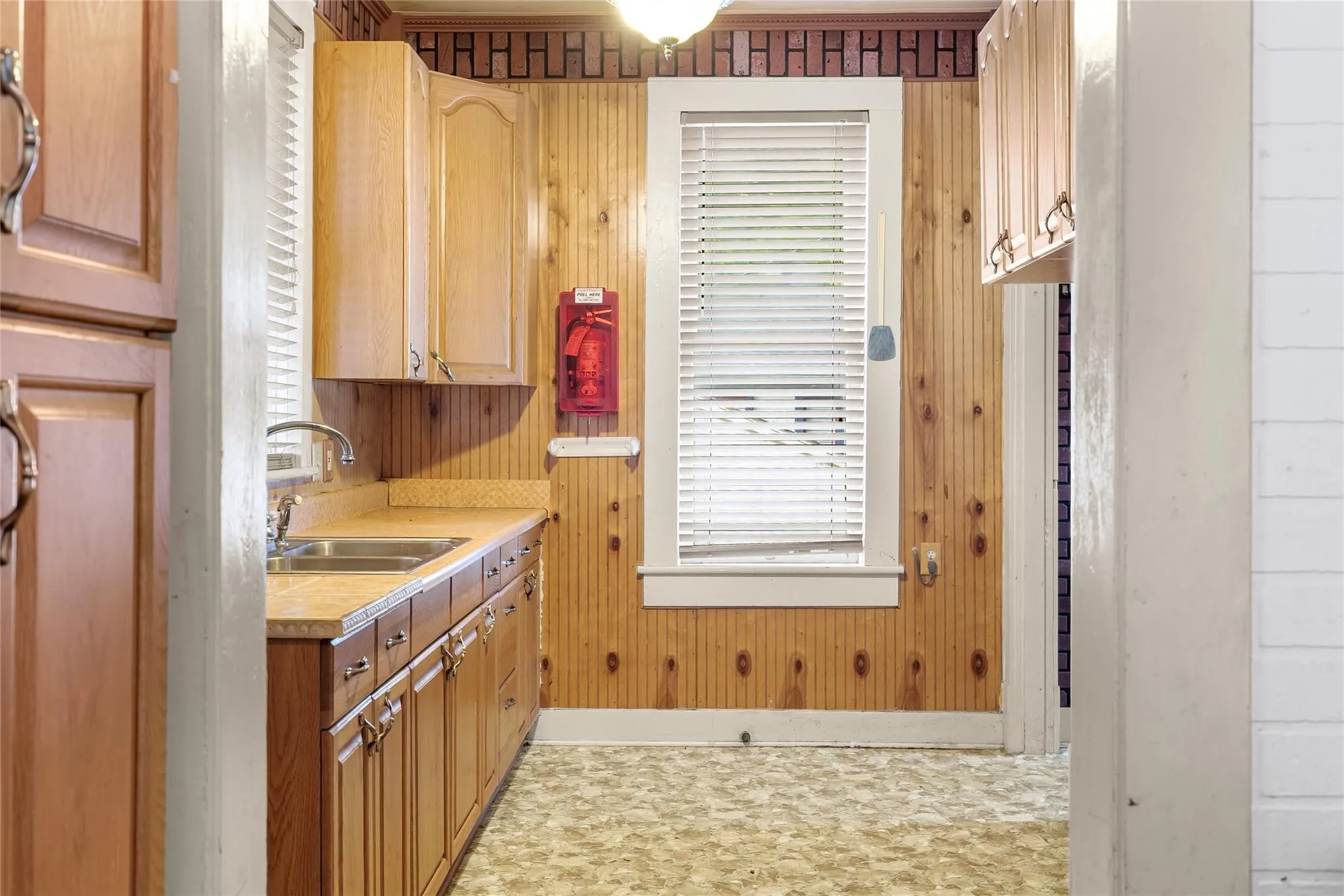 Office For Sale in Hunt County , 3503 Stonewall Street, Greenville, Texas 75401, 0, 0, Garage spaces, 0 Sqft, built in 1975, Price $280,250, mls#21266745, Real Estate Agent in Greenville, Homes For Sale in Hunt county, Homes For Sale in Greenville, Realtor in Greenville Texas, Real Estate Brokerage Independent Realty Texas, Luminita Cordes Realtor