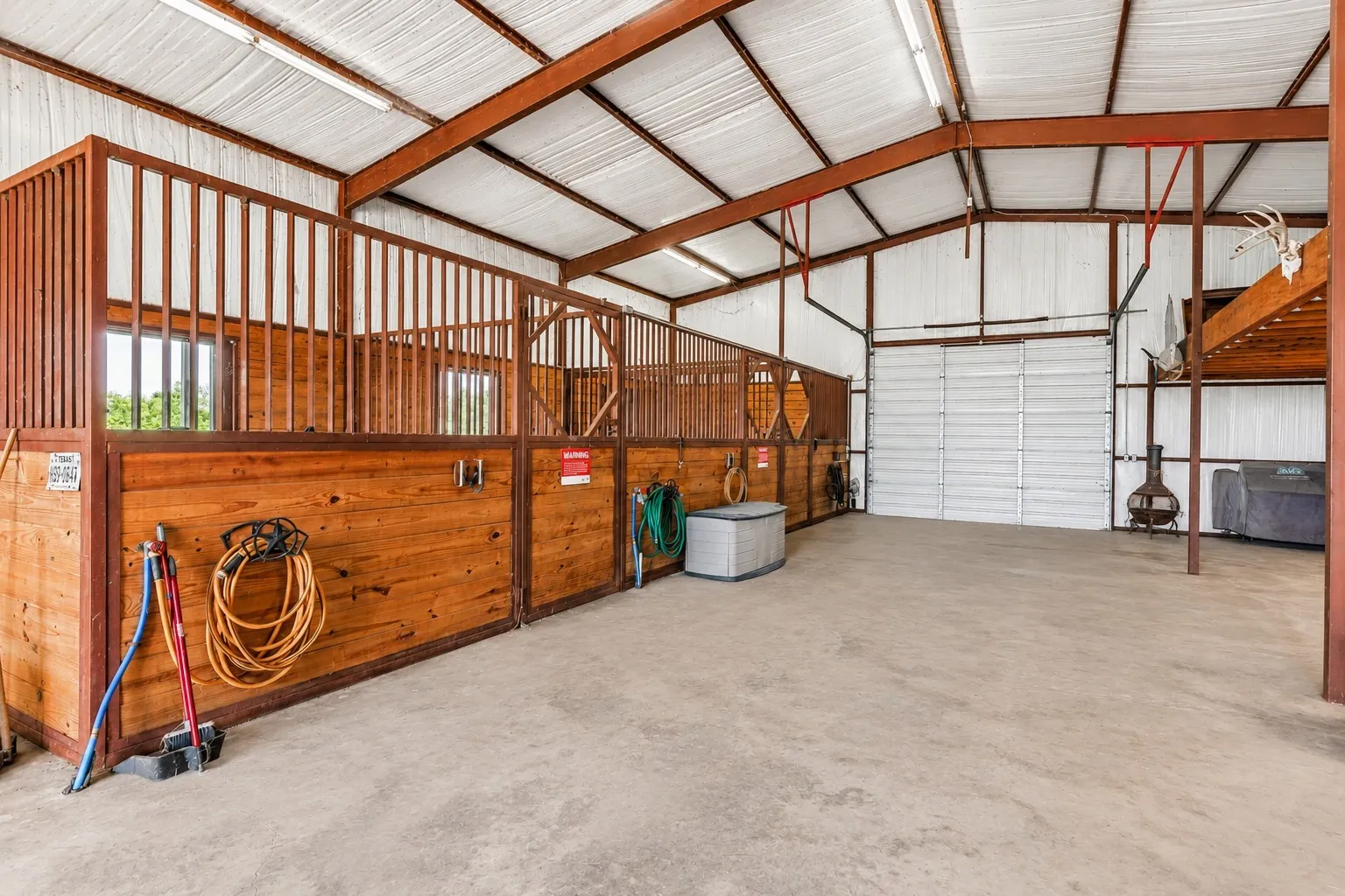 Shop with 3 stalls