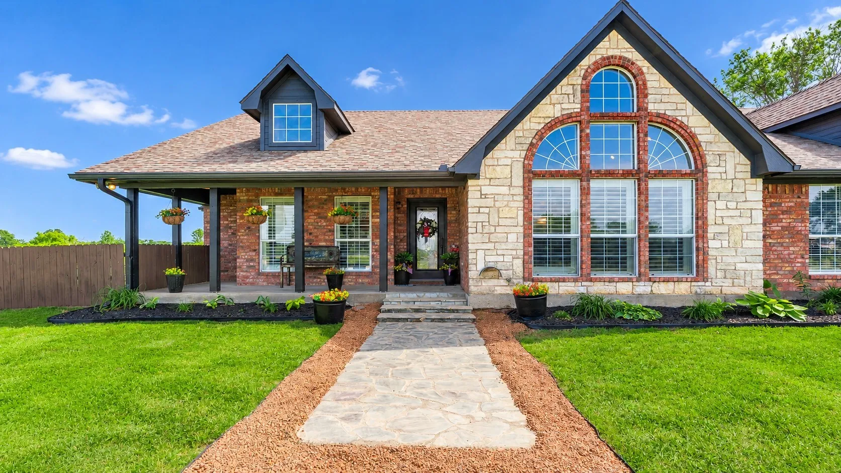 Farm For Sale in Grayson County , 426 Heironimus Lane, Denison, Texas 75020, 4 Bedroom, 2 Bathroom, 2 Garage spaces, 2,544 Sqft, built in 2001, mls#21242076, Real Estate Agent in Denison, Homes For Sale in Grayson county, Homes For Sale in Denison, Realtor in Denison Texas, Real Estate Brokerage Independent Realty Texas, Luminita Cordes Realtor