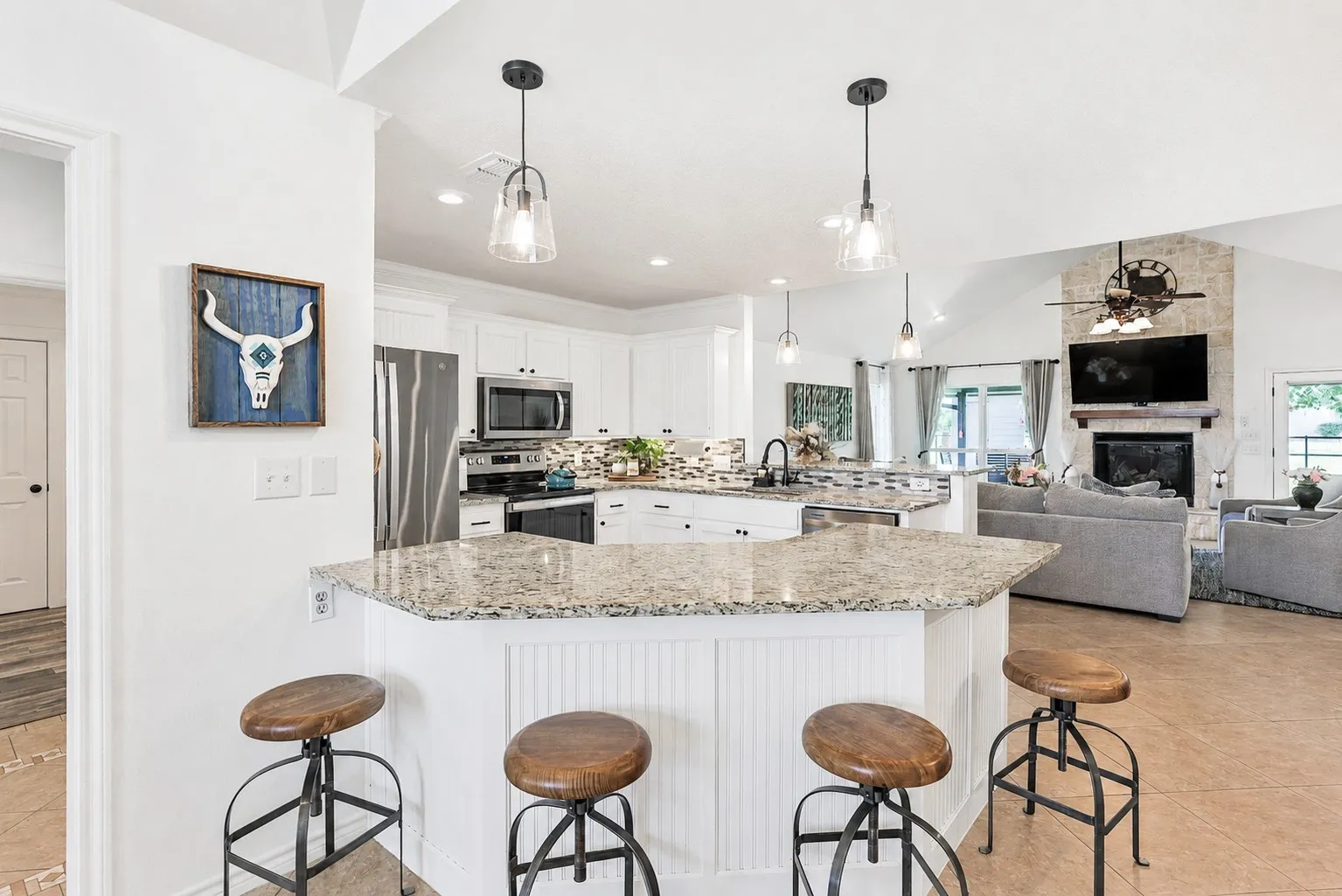 Farm For Sale in Grayson County , 426 Heironimus Lane, Denison, Texas 75020, 4 Bedroom, 2 Bathroom, 2 Garage spaces, 2,544 Sqft, built in 2001, mls#21242076, Real Estate Agent in Denison, Homes For Sale in Grayson county, Homes For Sale in Denison, Realtor in Denison Texas, Real Estate Brokerage Independent Realty Texas, Luminita Cordes Realtor