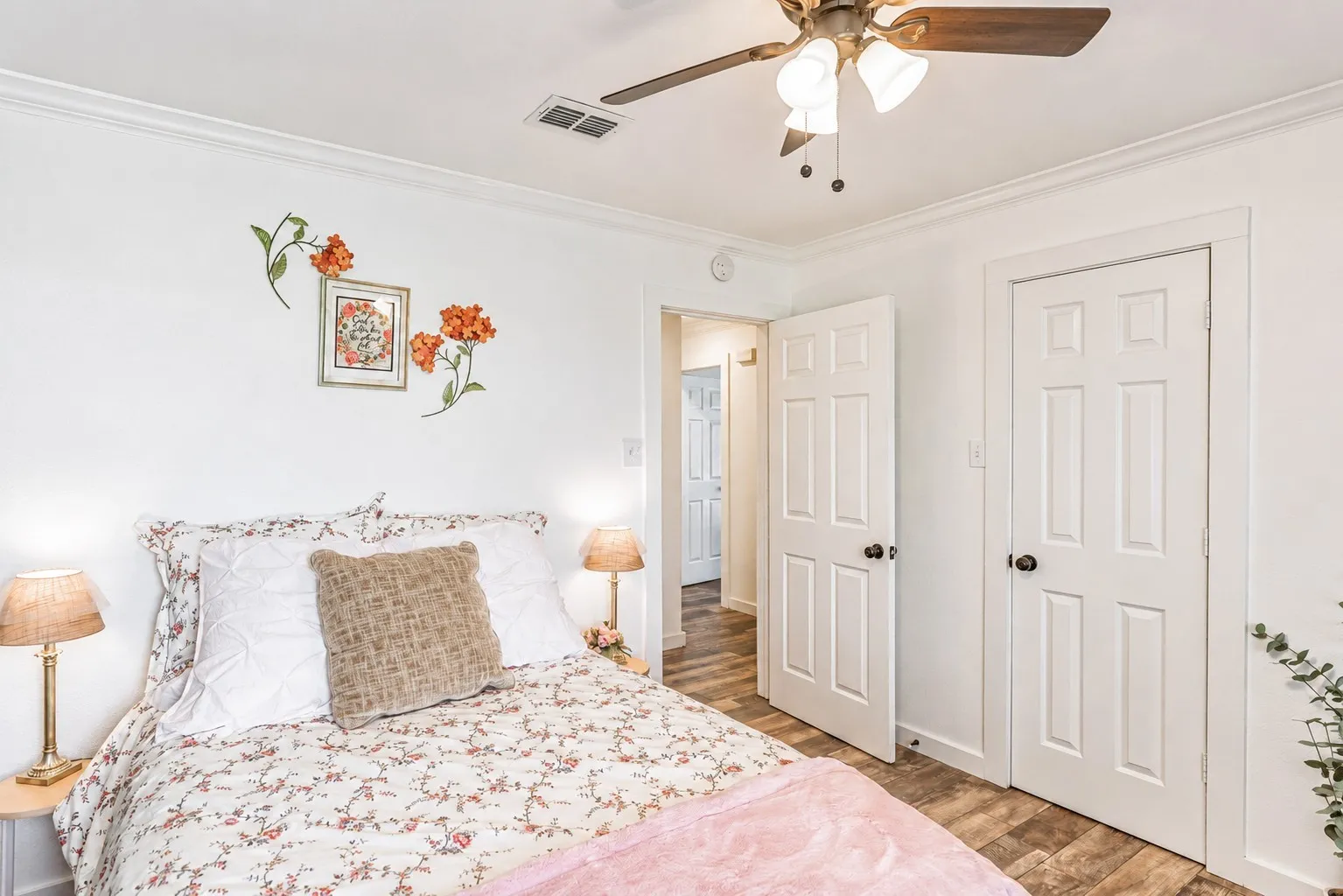 Farm For Sale in Grayson County , 426 Heironimus Lane, Denison, Texas 75020, 4 Bedroom, 2 Bathroom, 2 Garage spaces, 2,544 Sqft, built in 2001, mls#21242076, Real Estate Agent in Denison, Homes For Sale in Grayson county, Homes For Sale in Denison, Realtor in Denison Texas, Real Estate Brokerage Independent Realty Texas, Luminita Cordes Realtor