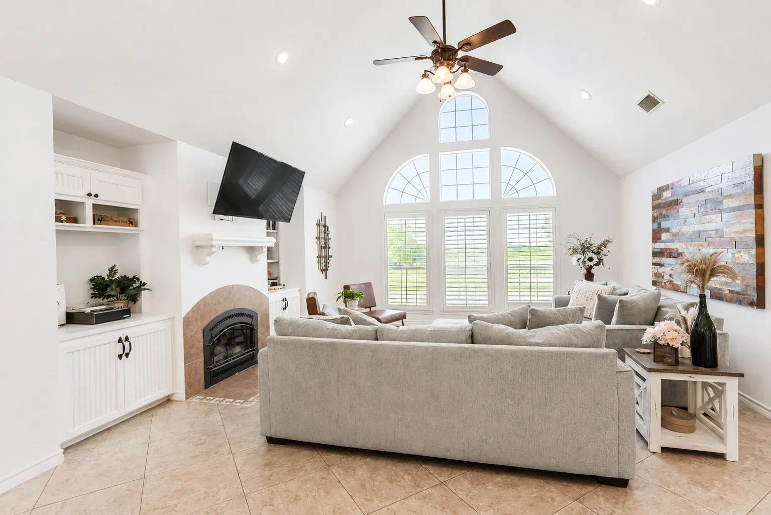 Farm For Sale in Grayson County , 426 Heironimus Lane, Denison, Texas 75020, 4 Bedroom, 2 Bathroom, 2 Garage spaces, 2,544 Sqft, built in 2001, mls#21242076, Real Estate Agent in Denison, Homes For Sale in Grayson county, Homes For Sale in Denison, Realtor in Denison Texas, Real Estate Brokerage Independent Realty Texas, Luminita Cordes Realtor
