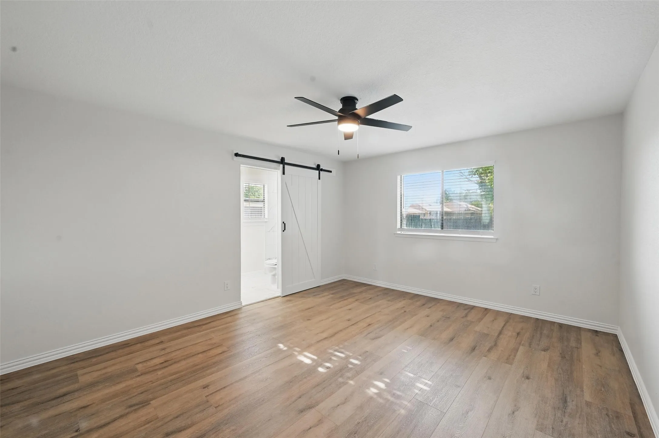 Single Family Residence For Sale in Tarrant County , 7932 Berrybrook Drive, Watauga, Texas 76148, 3 Bedroom, 2 Bathroom, 2 Garage spaces, 1,304 Sqft, built in 1984, mls#21266725, Real Estate Agent in Watauga, Homes For Sale in Tarrant county, Homes For Sale in Watauga, Realtor in Watauga Texas, Real Estate Brokerage Independent Realty Texas, Luminita Cordes Realtor