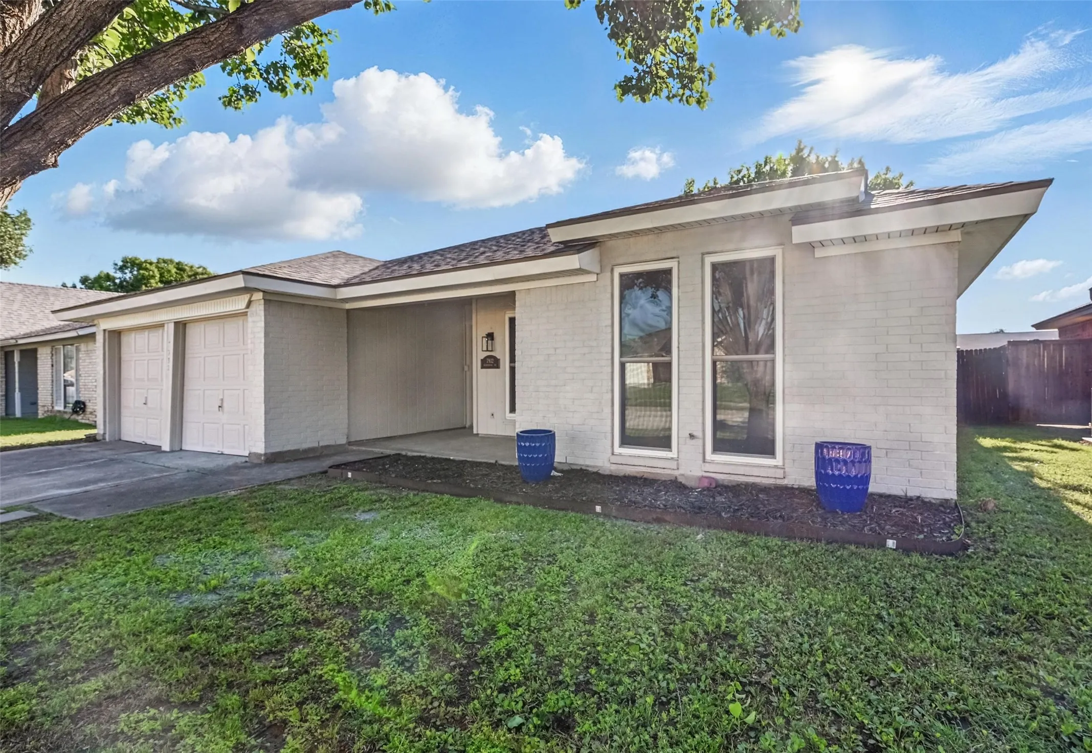 Single Family Residence For Sale in Tarrant County , 7932 Berrybrook Drive, Watauga, Texas 76148, 3 Bedroom, 2 Bathroom, 2 Garage spaces, 1,304 Sqft, built in 1984, mls#21266725, Real Estate Agent in Watauga, Homes For Sale in Tarrant county, Homes For Sale in Watauga, Realtor in Watauga Texas, Real Estate Brokerage Independent Realty Texas, Luminita Cordes Realtor