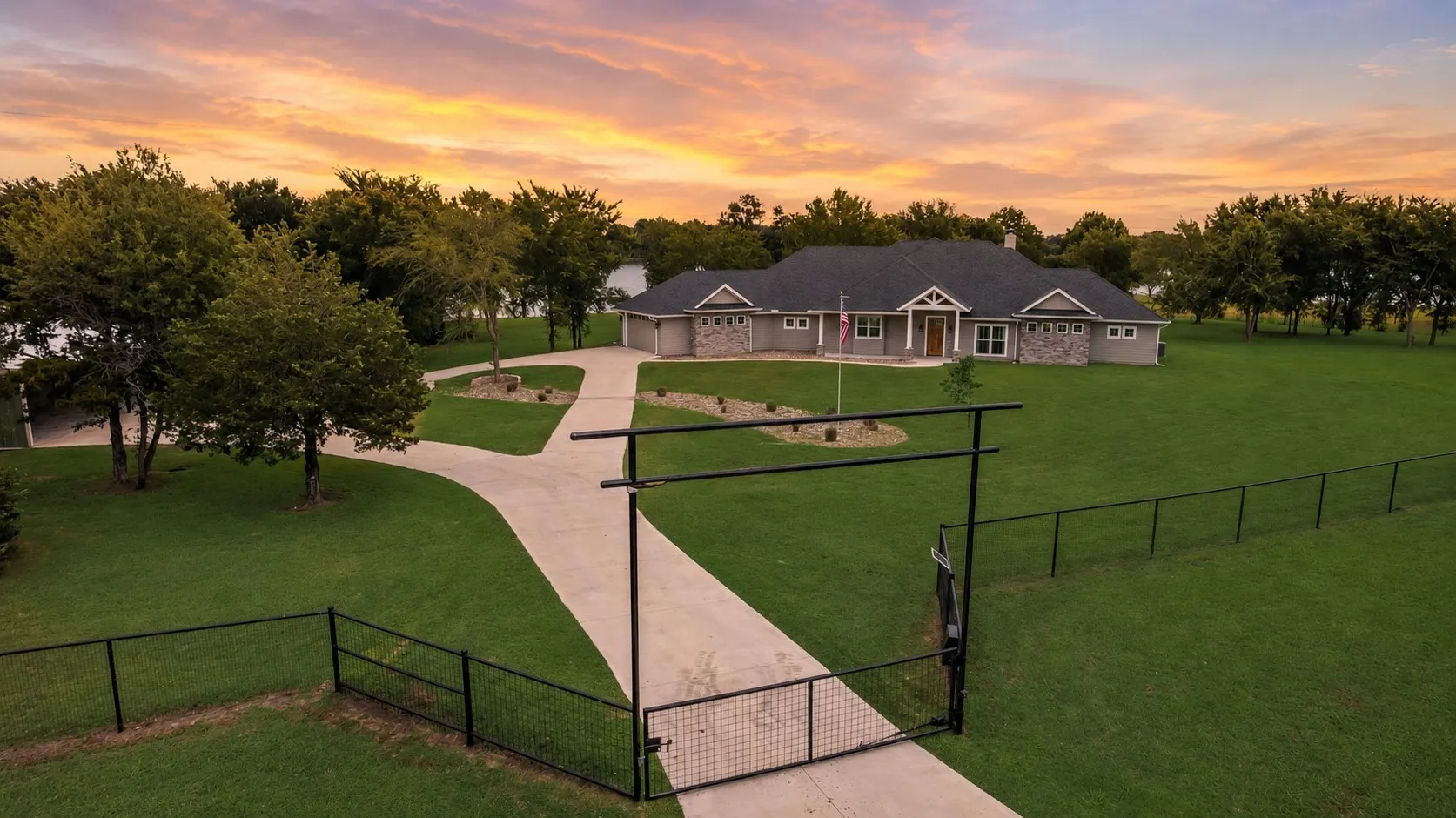 Single Family Residence For Sale in Navarro County , 12690 SE County Road 3330, Kerens, Texas 75144, 4 Bedroom, 5 Bathroom, 2 Garage spaces, 3,308 Sqft, built in 2023, mls#21224489, Real Estate Agent in Kerens, Homes For Sale in Navarro county, Homes For Sale in Kerens, Realtor in Kerens Texas, Real Estate Brokerage Independent Realty Texas, Luminita Cordes Realtor