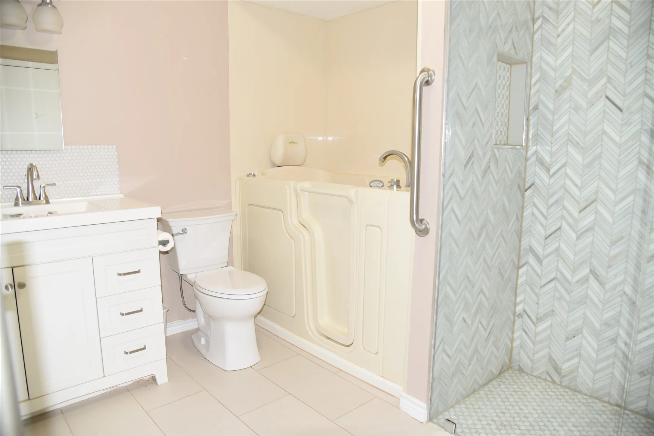 Single Family Residence For Sale in Navarro County , 2521 W 5th Avenue, Corsicana, Texas 75110, 2 Bedroom, 1 Bathroom, Garage spaces, 1,254 Sqft, built in 1960, mls#21266468, Real Estate Agent in Corsicana, Homes For Sale in Navarro county, Homes For Sale in Corsicana, Realtor in Corsicana Texas, Real Estate Brokerage Independent Realty Texas, Luminita Cordes Realtor
