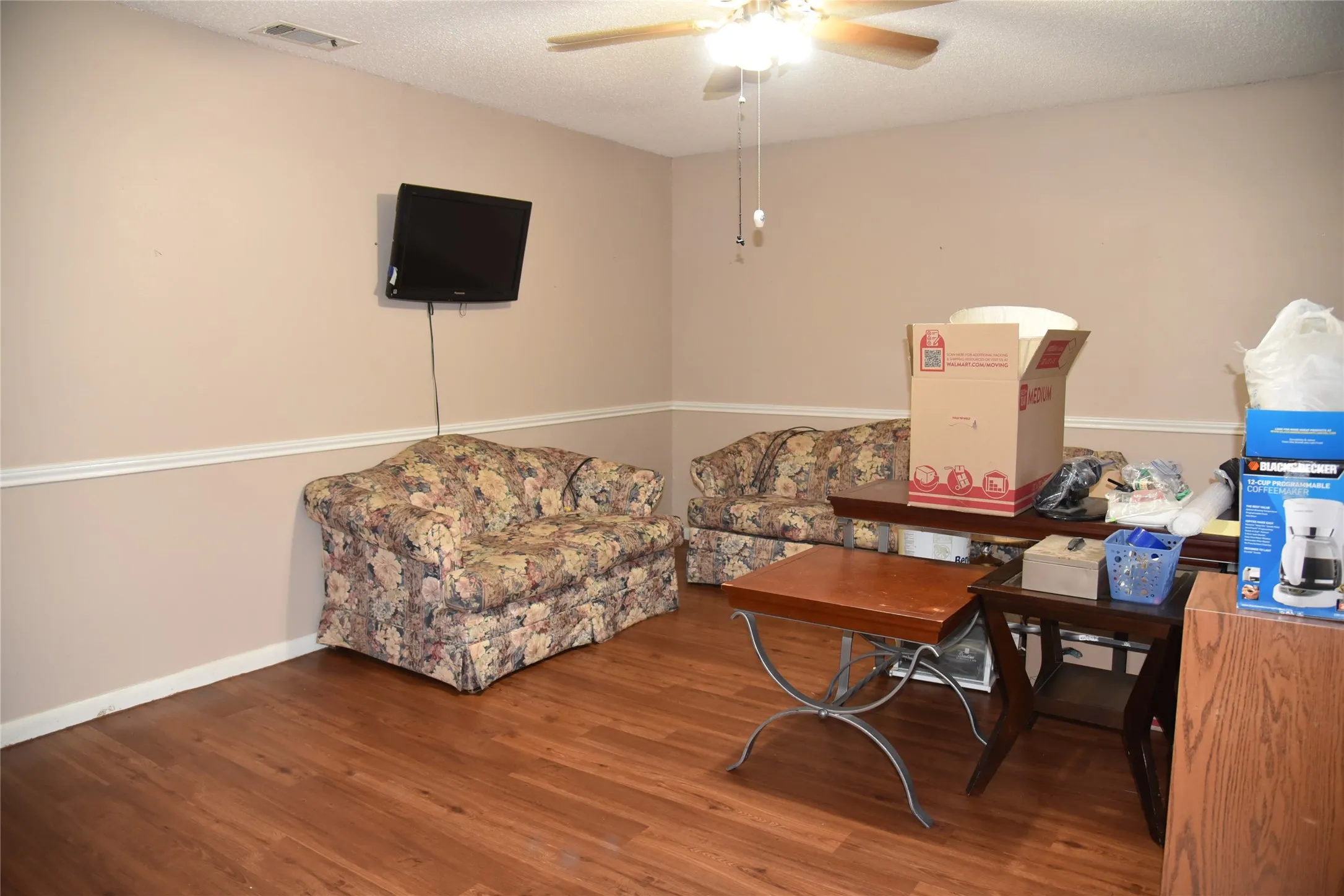 Single Family Residence For Sale in Navarro County , 2521 W 5th Avenue, Corsicana, Texas 75110, 2 Bedroom, 1 Bathroom, Garage spaces, 1,254 Sqft, built in 1960, mls#21266468, Real Estate Agent in Corsicana, Homes For Sale in Navarro county, Homes For Sale in Corsicana, Realtor in Corsicana Texas, Real Estate Brokerage Independent Realty Texas, Luminita Cordes Realtor