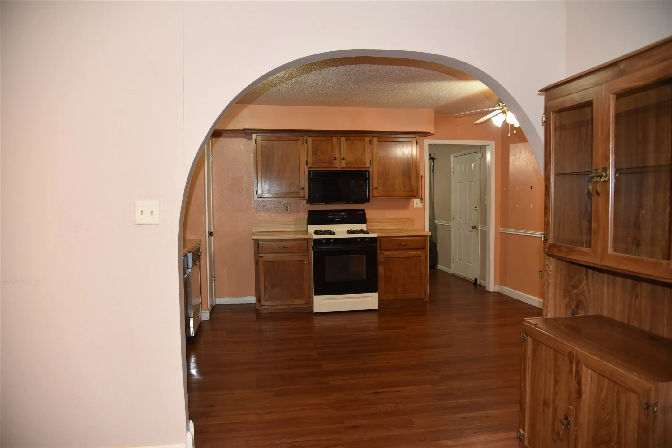Single Family Residence For Sale in Navarro County , 2521 W 5th Avenue, Corsicana, Texas 75110, 2 Bedroom, 1 Bathroom, Garage spaces, 1,254 Sqft, built in 1960, mls#21266468, Real Estate Agent in Corsicana, Homes For Sale in Navarro county, Homes For Sale in Corsicana, Realtor in Corsicana Texas, Real Estate Brokerage Independent Realty Texas, Luminita Cordes Realtor