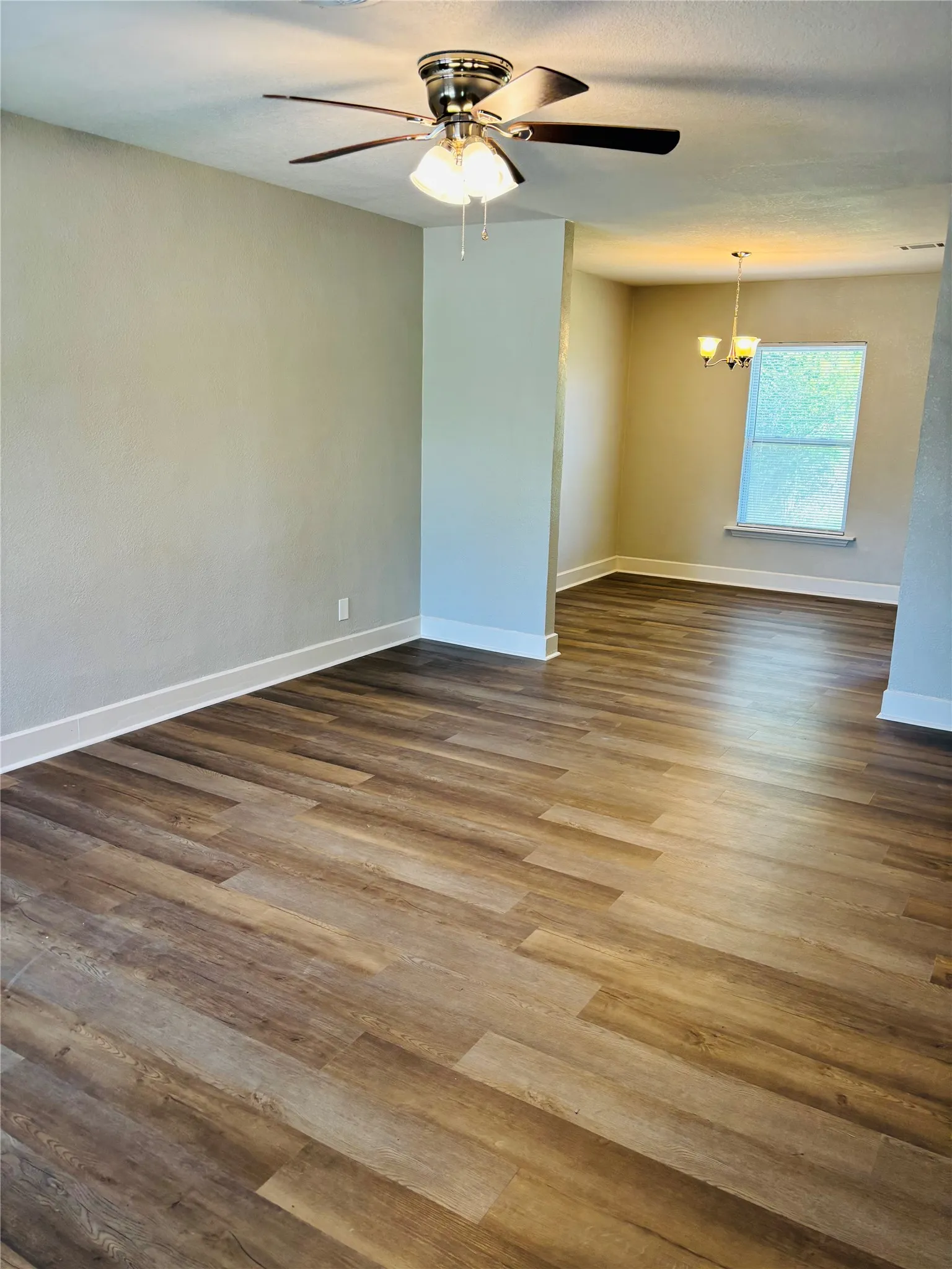Single Family Residence For Rent in Tarrant County , 5433 Purington Avenue, Fort Worth, Texas 76112, 3 Bedroom, 1 Bathroom, 1 Garage spaces, 1,168 Sqft, built in 1952, mls#21266747, Real Estate Agent in Fort Worth, Homes For Rent in Tarrant county, Homes For Rent in Fort Worth, Realtor in Fort Worth Texas, Real Estate Brokerage Independent Realty Texas, Luminita Cordes Realtor