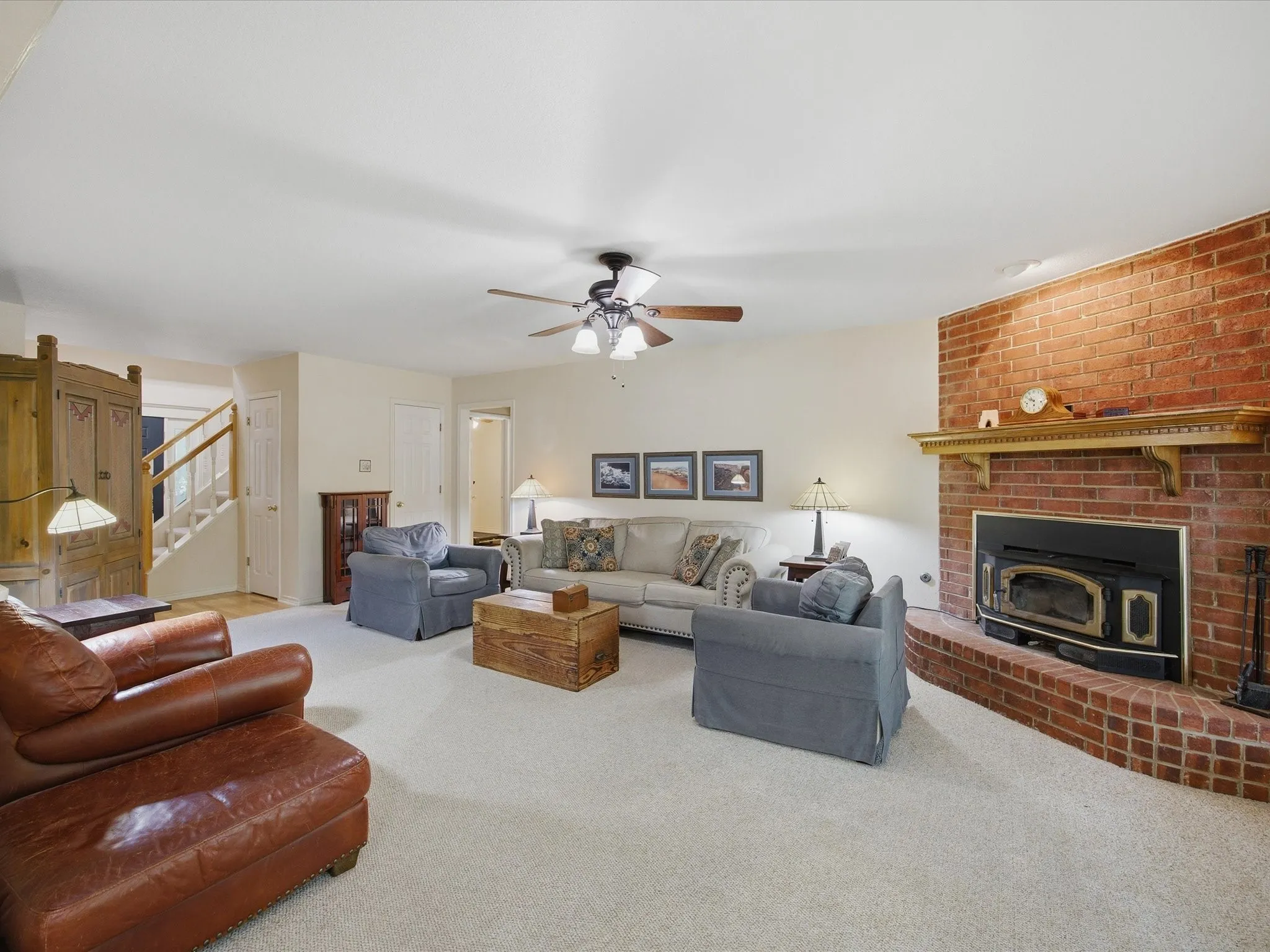 Single Family Residence For Sale in Kaufman County , 9627 County Road 4028, Kemp, Texas 75143, 4 Bedroom, 3 Bathroom, 3 Garage spaces, 3,117 Sqft, built in 1996, mls#21231693, Real Estate Agent in Kemp, Homes For Sale in Kaufman county, Homes For Sale in Kemp, Realtor in Kemp Texas, Real Estate Brokerage Independent Realty Texas, Luminita Cordes Realtor
