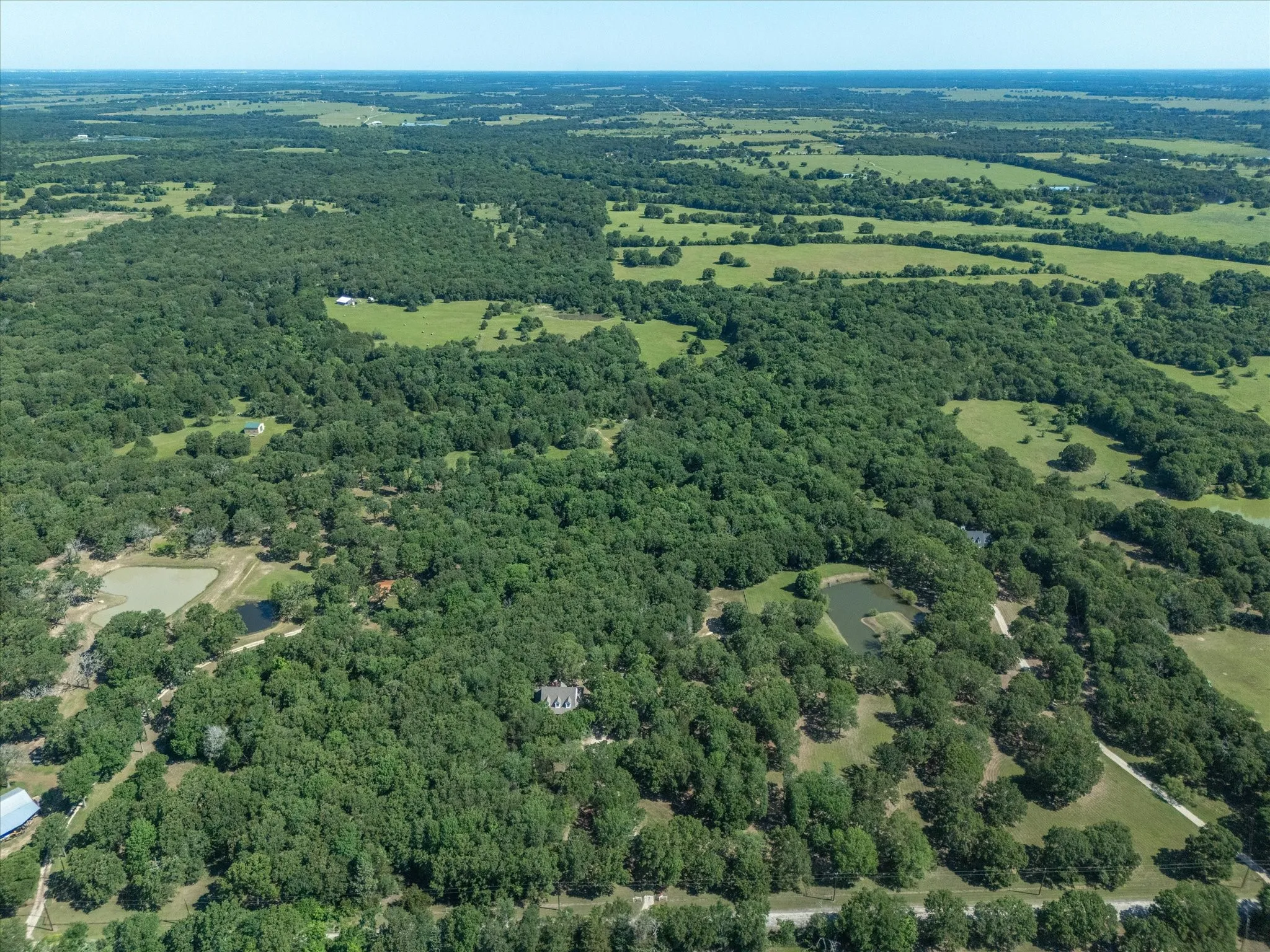 Single Family Residence For Sale in Kaufman County , 9627 County Road 4028, Kemp, Texas 75143, 4 Bedroom, 3 Bathroom, 3 Garage spaces, 3,117 Sqft, built in 1996, mls#21231693, Real Estate Agent in Kemp, Homes For Sale in Kaufman county, Homes For Sale in Kemp, Realtor in Kemp Texas, Real Estate Brokerage Independent Realty Texas, Luminita Cordes Realtor