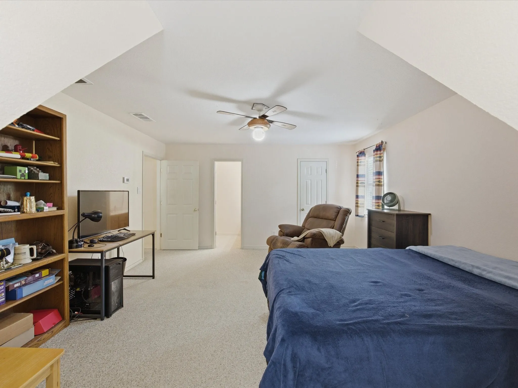 Single Family Residence For Sale in Kaufman County , 9627 County Road 4028, Kemp, Texas 75143, 4 Bedroom, 3 Bathroom, 3 Garage spaces, 3,117 Sqft, built in 1996, mls#21231693, Real Estate Agent in Kemp, Homes For Sale in Kaufman county, Homes For Sale in Kemp, Realtor in Kemp Texas, Real Estate Brokerage Independent Realty Texas, Luminita Cordes Realtor