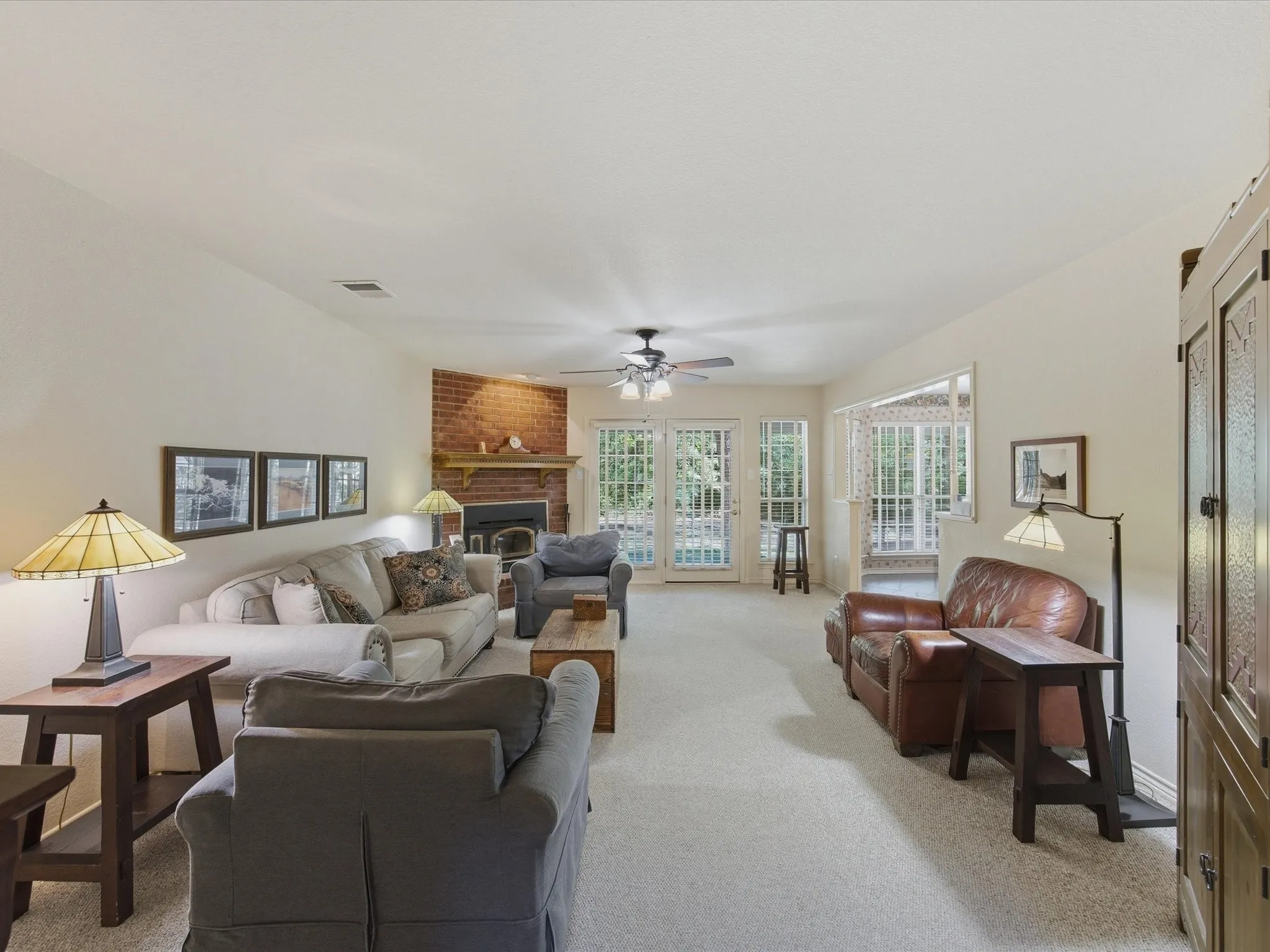 Single Family Residence For Sale in Kaufman County , 9627 County Road 4028, Kemp, Texas 75143, 4 Bedroom, 3 Bathroom, 3 Garage spaces, 3,117 Sqft, built in 1996, mls#21231693, Real Estate Agent in Kemp, Homes For Sale in Kaufman county, Homes For Sale in Kemp, Realtor in Kemp Texas, Real Estate Brokerage Independent Realty Texas, Luminita Cordes Realtor