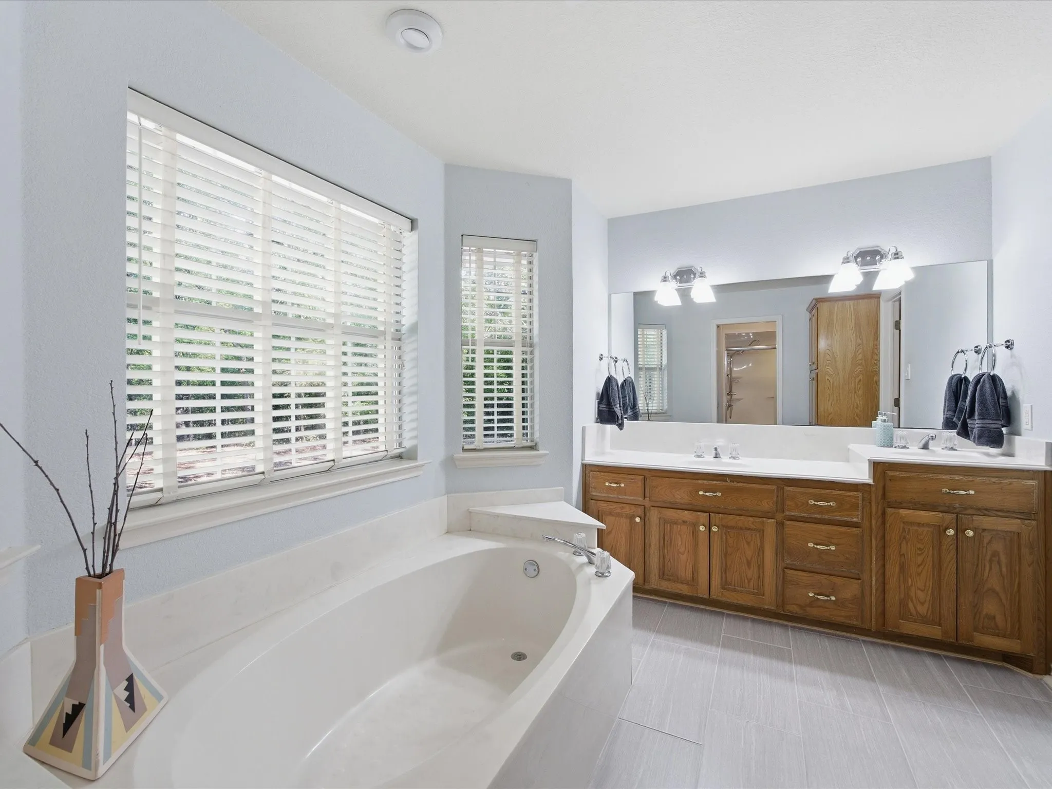 Single Family Residence For Sale in Kaufman County , 9627 County Road 4028, Kemp, Texas 75143, 4 Bedroom, 3 Bathroom, 3 Garage spaces, 3,117 Sqft, built in 1996, mls#21231693, Real Estate Agent in Kemp, Homes For Sale in Kaufman county, Homes For Sale in Kemp, Realtor in Kemp Texas, Real Estate Brokerage Independent Realty Texas, Luminita Cordes Realtor