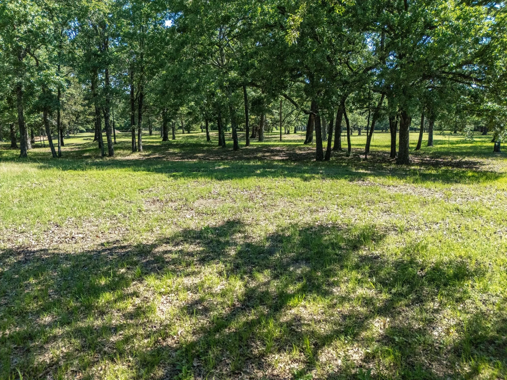 Single Family Residence For Sale in Kaufman County , 9627 County Road 4028, Kemp, Texas 75143, 4 Bedroom, 3 Bathroom, 3 Garage spaces, 3,117 Sqft, built in 1996, mls#21231693, Real Estate Agent in Kemp, Homes For Sale in Kaufman county, Homes For Sale in Kemp, Realtor in Kemp Texas, Real Estate Brokerage Independent Realty Texas, Luminita Cordes Realtor
