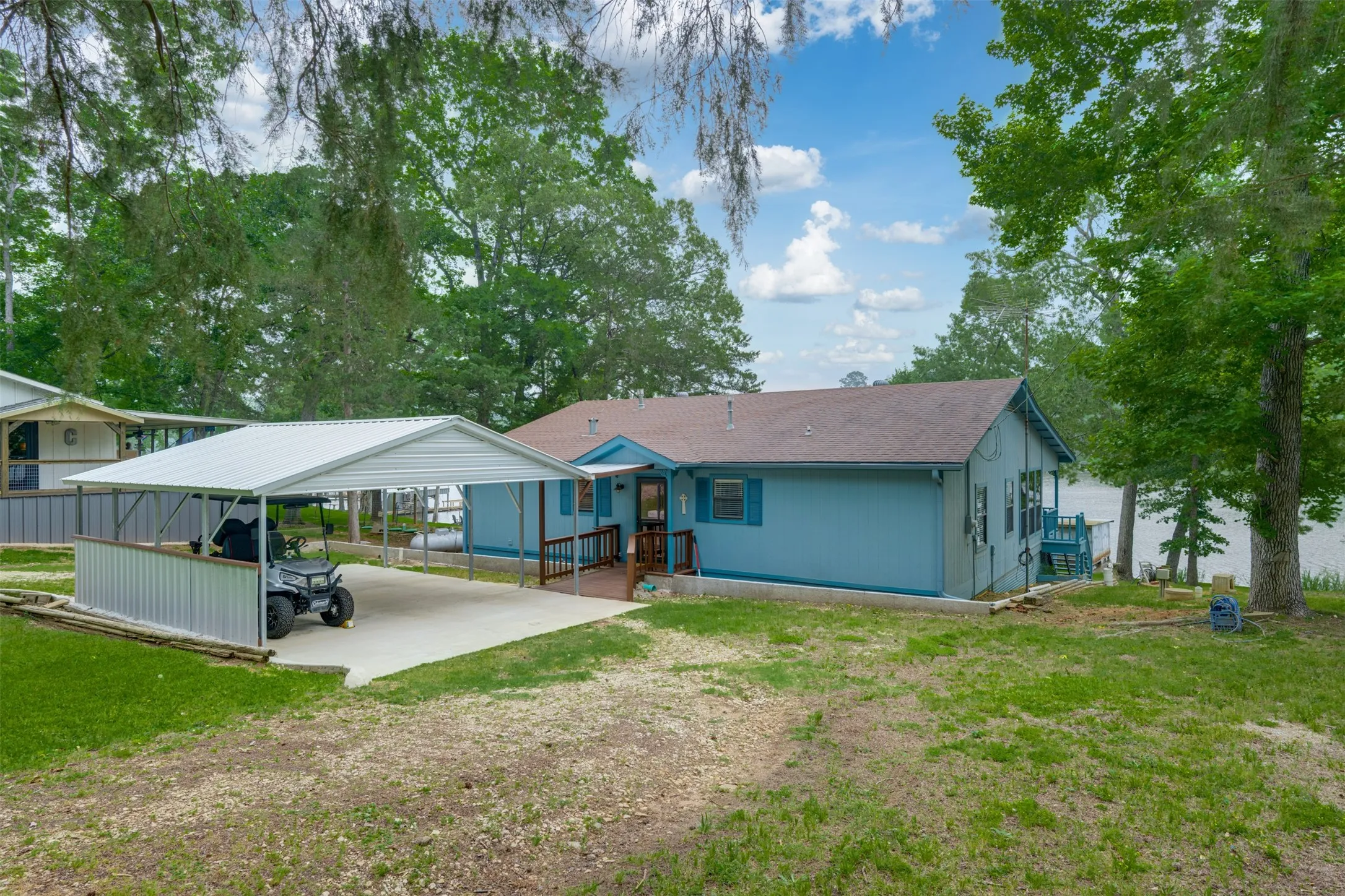 Single Family Residence For Sale in Anderson County , 20 Waco, Elkhart, Texas 75839, 2 Bedroom, 1 Bathroom, Garage spaces, 1,584 Sqft, built in 1990, mls#21266776, Real Estate Agent in Elkhart, Homes For Sale in Anderson county, Homes For Sale in Elkhart, Realtor in Elkhart Texas, Real Estate Brokerage Independent Realty Texas, Luminita Cordes Realtor