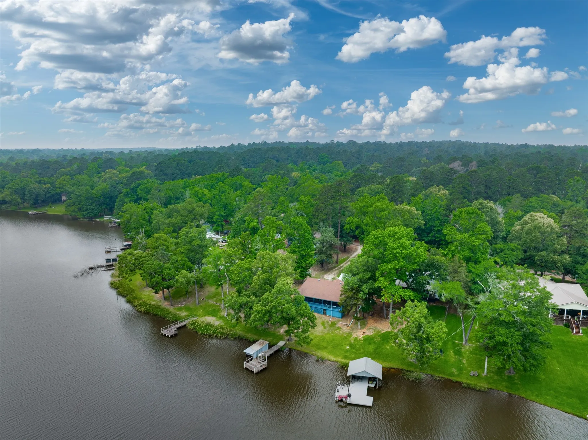 Single Family Residence For Sale in Anderson County , 20 Waco, Elkhart, Texas 75839, 2 Bedroom, 1 Bathroom, Garage spaces, 1,584 Sqft, built in 1990, mls#21266776, Real Estate Agent in Elkhart, Homes For Sale in Anderson county, Homes For Sale in Elkhart, Realtor in Elkhart Texas, Real Estate Brokerage Independent Realty Texas, Luminita Cordes Realtor