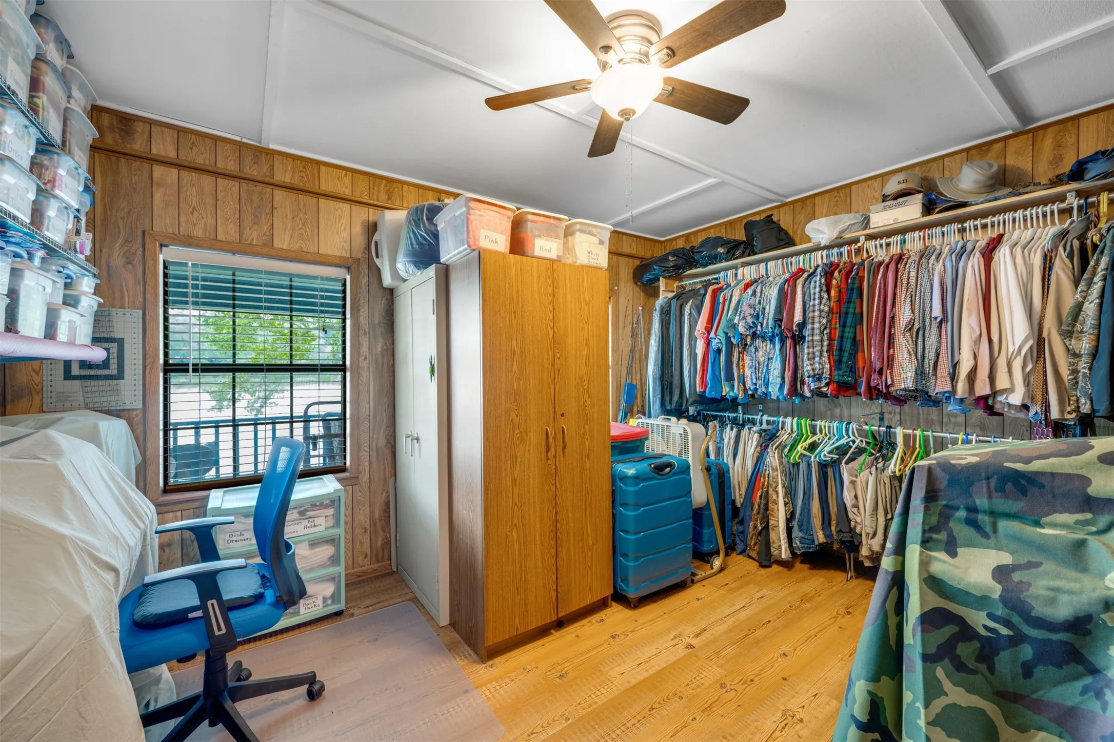 Single Family Residence For Sale in Anderson County , 20 Waco, Elkhart, Texas 75839, 2 Bedroom, 1 Bathroom, Garage spaces, 1,584 Sqft, built in 1990, mls#21266776, Real Estate Agent in Elkhart, Homes For Sale in Anderson county, Homes For Sale in Elkhart, Realtor in Elkhart Texas, Real Estate Brokerage Independent Realty Texas, Luminita Cordes Realtor