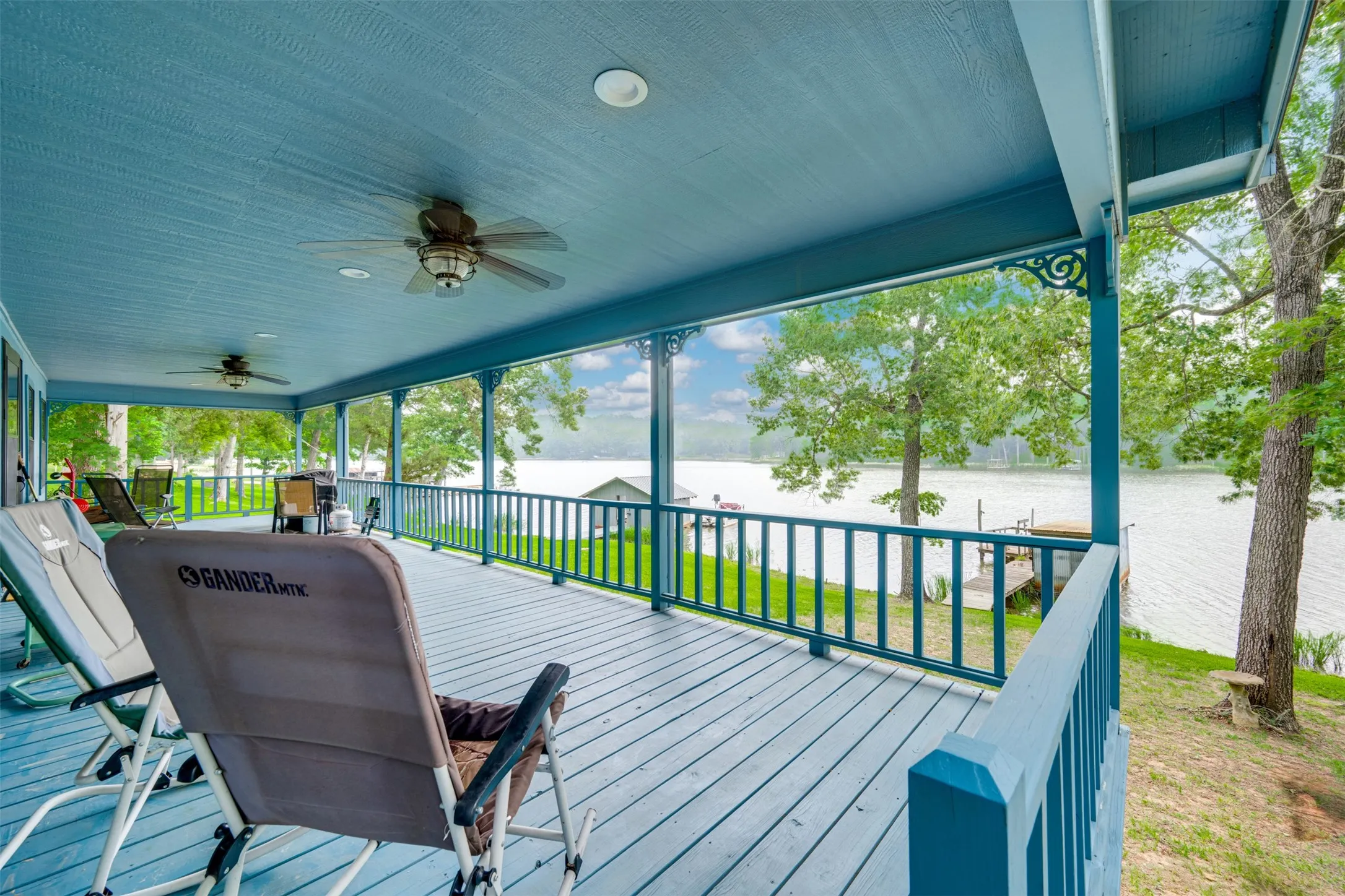 Single Family Residence For Sale in Anderson County , 20 Waco, Elkhart, Texas 75839, 2 Bedroom, 1 Bathroom, Garage spaces, 1,584 Sqft, built in 1990, mls#21266776, Real Estate Agent in Elkhart, Homes For Sale in Anderson county, Homes For Sale in Elkhart, Realtor in Elkhart Texas, Real Estate Brokerage Independent Realty Texas, Luminita Cordes Realtor