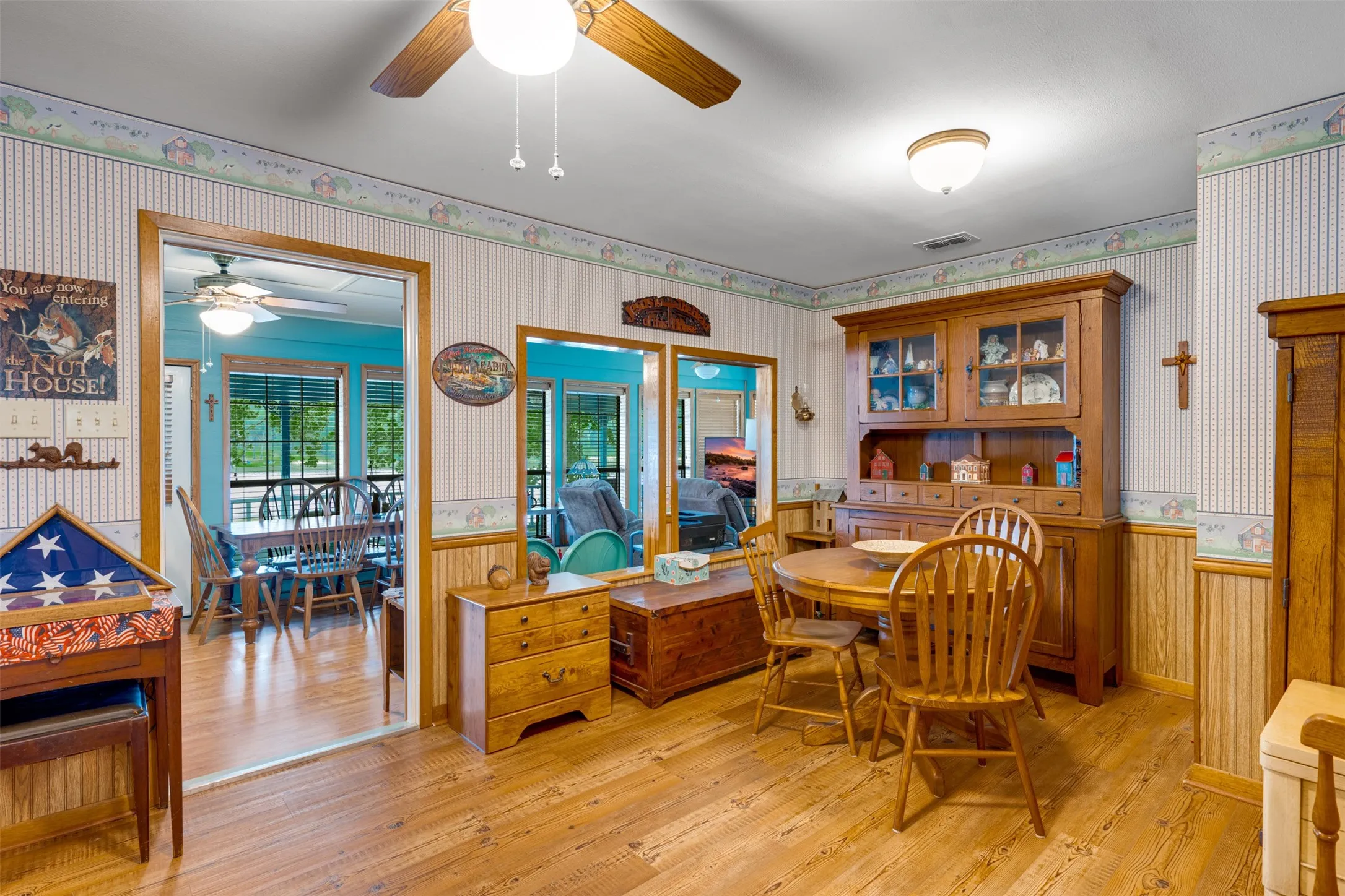 Single Family Residence For Sale in Anderson County , 20 Waco, Elkhart, Texas 75839, 2 Bedroom, 1 Bathroom, Garage spaces, 1,584 Sqft, built in 1990, mls#21266776, Real Estate Agent in Elkhart, Homes For Sale in Anderson county, Homes For Sale in Elkhart, Realtor in Elkhart Texas, Real Estate Brokerage Independent Realty Texas, Luminita Cordes Realtor