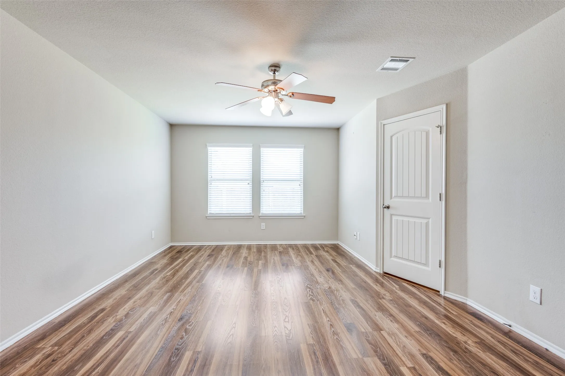 Single Family Residence For Rent in Collin County , 1101 Rainer Drive, Princeton, Texas 75407, 4 Bedroom, 2 Bathroom, 2 Garage spaces, 1,712 Sqft, built in 2014, mls#21266905, Real Estate Agent in Princeton, Homes For Rent in Collin county, Homes For Rent in Princeton, Realtor in Princeton Texas, Real Estate Brokerage Independent Realty Texas, Luminita Cordes Realtor