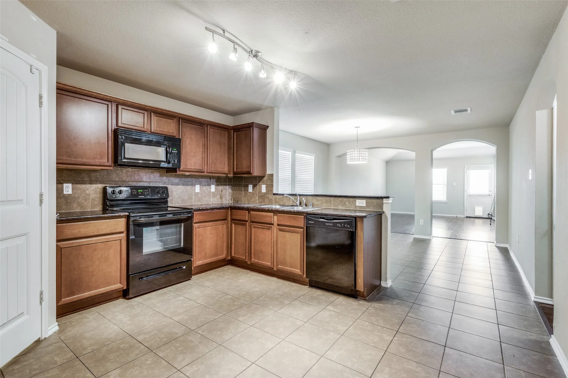 Single Family Residence For Rent in Collin County , 1101 Rainer Drive, Princeton, Texas 75407, 4 Bedroom, 2 Bathroom, 2 Garage spaces, 1,712 Sqft, built in 2014, mls#21266905, Real Estate Agent in Princeton, Homes For Rent in Collin county, Homes For Rent in Princeton, Realtor in Princeton Texas, Real Estate Brokerage Independent Realty Texas, Luminita Cordes Realtor