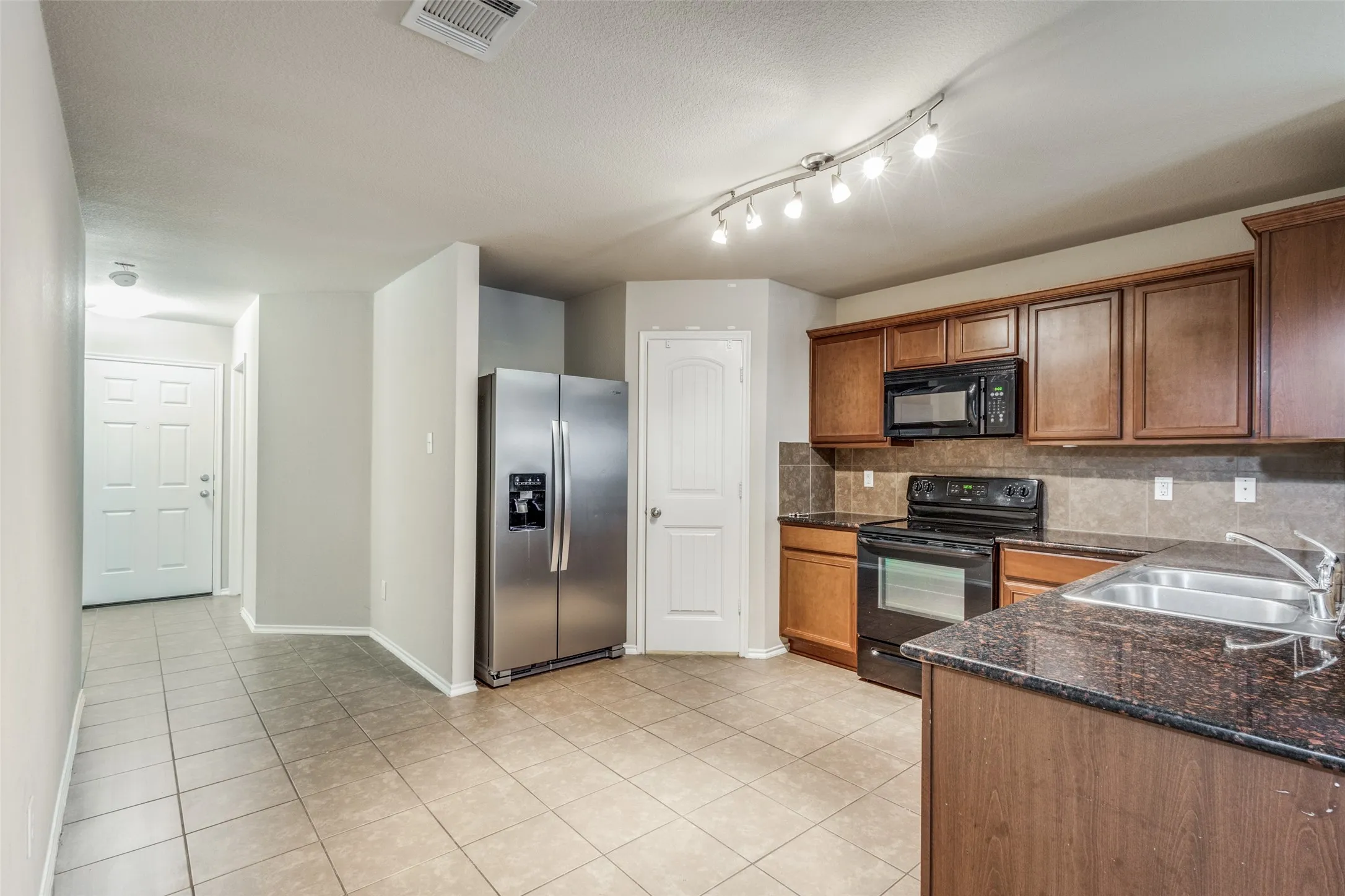 Single Family Residence For Rent in Collin County , 1101 Rainer Drive, Princeton, Texas 75407, 4 Bedroom, 2 Bathroom, 2 Garage spaces, 1,712 Sqft, built in 2014, mls#21266905, Real Estate Agent in Princeton, Homes For Rent in Collin county, Homes For Rent in Princeton, Realtor in Princeton Texas, Real Estate Brokerage Independent Realty Texas, Luminita Cordes Realtor