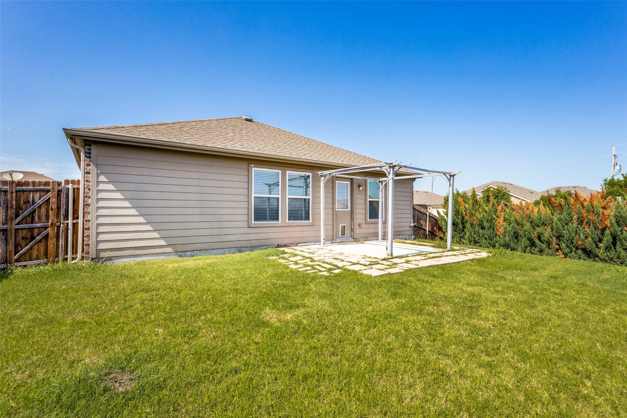 Single Family Residence For Rent in Collin County , 1101 Rainer Drive, Princeton, Texas 75407, 4 Bedroom, 2 Bathroom, 2 Garage spaces, 1,712 Sqft, built in 2014, mls#21266905, Real Estate Agent in Princeton, Homes For Rent in Collin county, Homes For Rent in Princeton, Realtor in Princeton Texas, Real Estate Brokerage Independent Realty Texas, Luminita Cordes Realtor