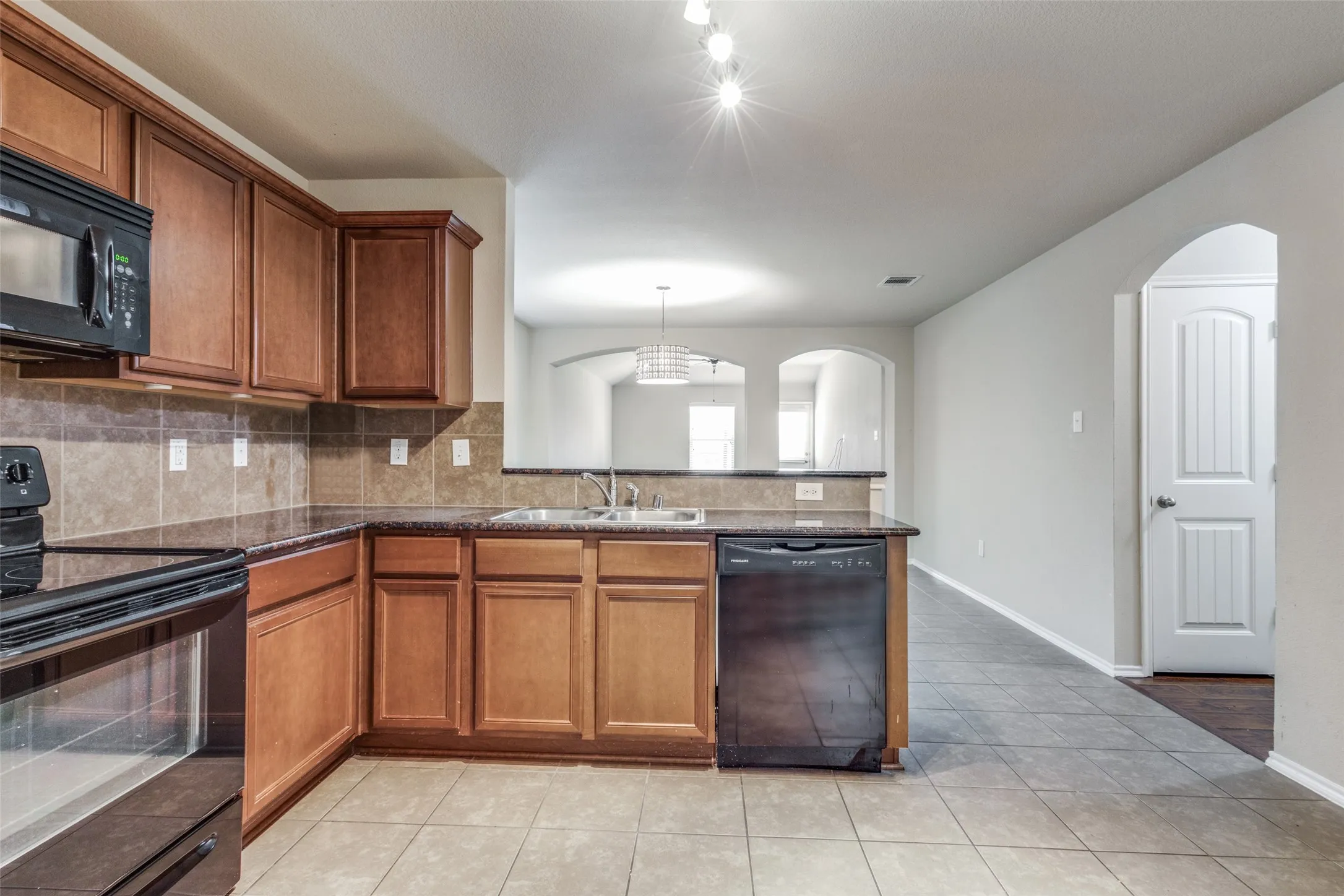Single Family Residence For Rent in Collin County , 1101 Rainer Drive, Princeton, Texas 75407, 4 Bedroom, 2 Bathroom, 2 Garage spaces, 1,712 Sqft, built in 2014, mls#21266905, Real Estate Agent in Princeton, Homes For Rent in Collin county, Homes For Rent in Princeton, Realtor in Princeton Texas, Real Estate Brokerage Independent Realty Texas, Luminita Cordes Realtor