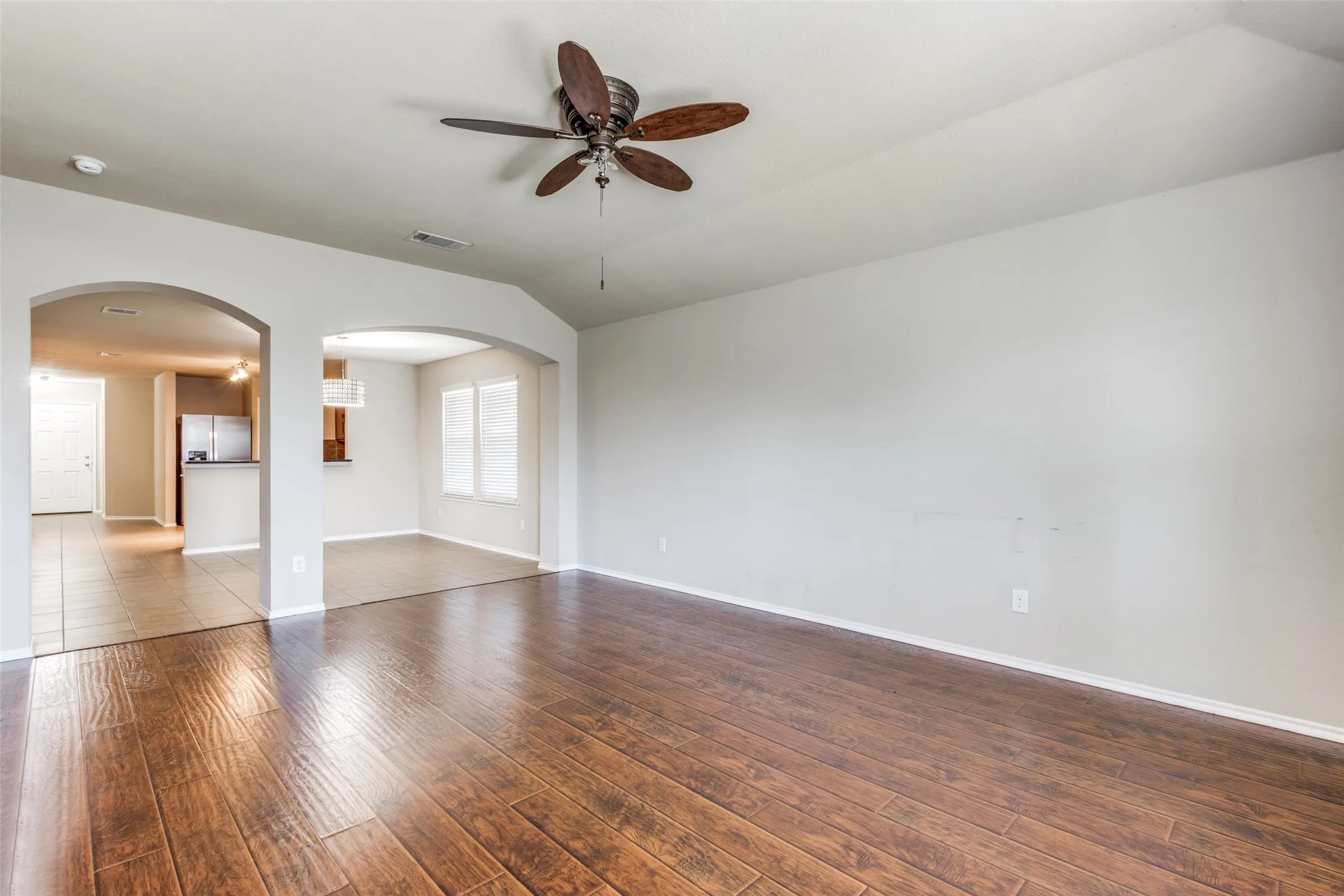 Single Family Residence For Rent in Collin County , 1101 Rainer Drive, Princeton, Texas 75407, 4 Bedroom, 2 Bathroom, 2 Garage spaces, 1,712 Sqft, built in 2014, mls#21266905, Real Estate Agent in Princeton, Homes For Rent in Collin county, Homes For Rent in Princeton, Realtor in Princeton Texas, Real Estate Brokerage Independent Realty Texas, Luminita Cordes Realtor