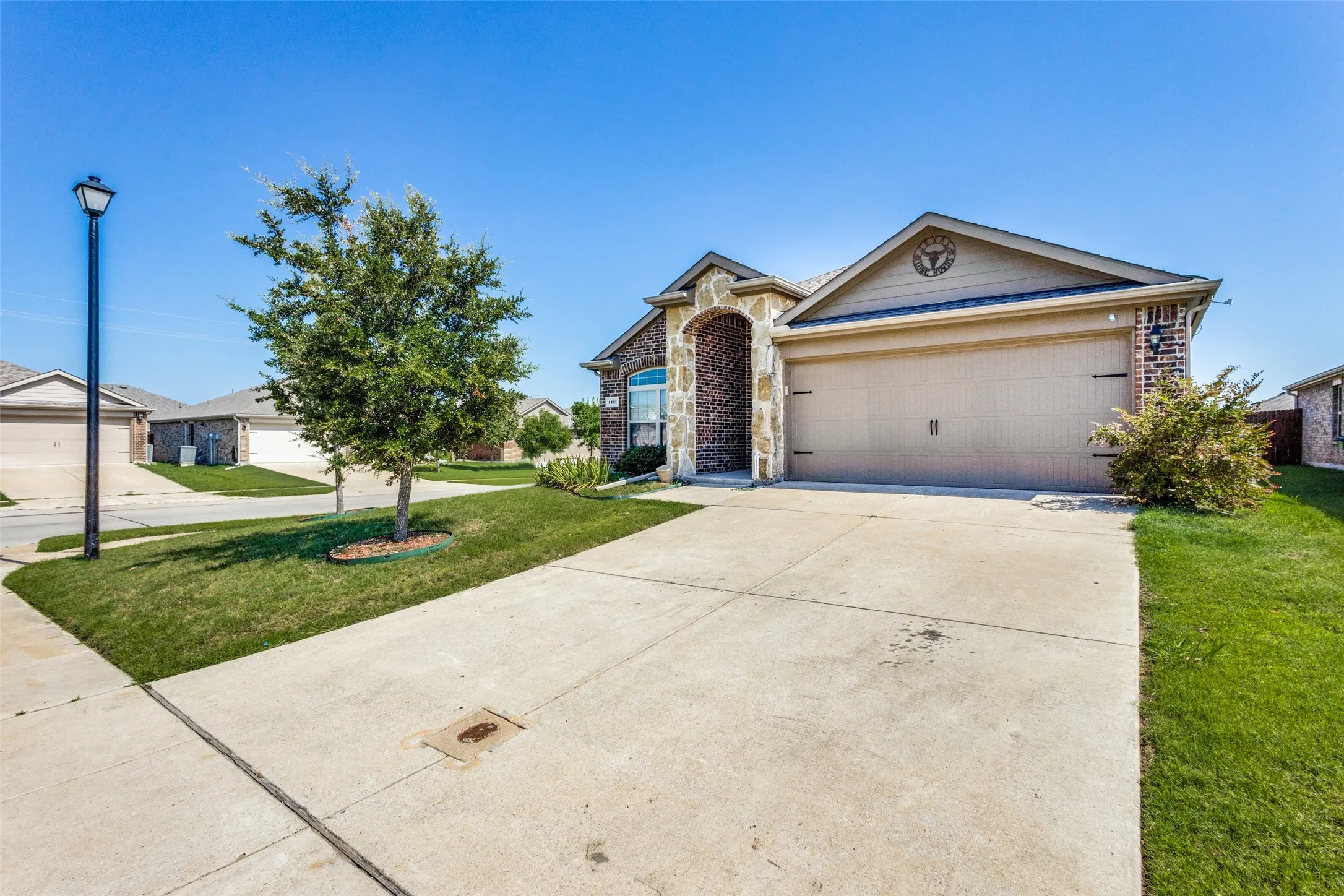 Single Family Residence For Rent in Collin County , 1101 Rainer Drive, Princeton, Texas 75407, 4 Bedroom, 2 Bathroom, 2 Garage spaces, 1,712 Sqft, built in 2014, mls#21266905, Real Estate Agent in Princeton, Homes For Rent in Collin county, Homes For Rent in Princeton, Realtor in Princeton Texas, Real Estate Brokerage Independent Realty Texas, Luminita Cordes Realtor