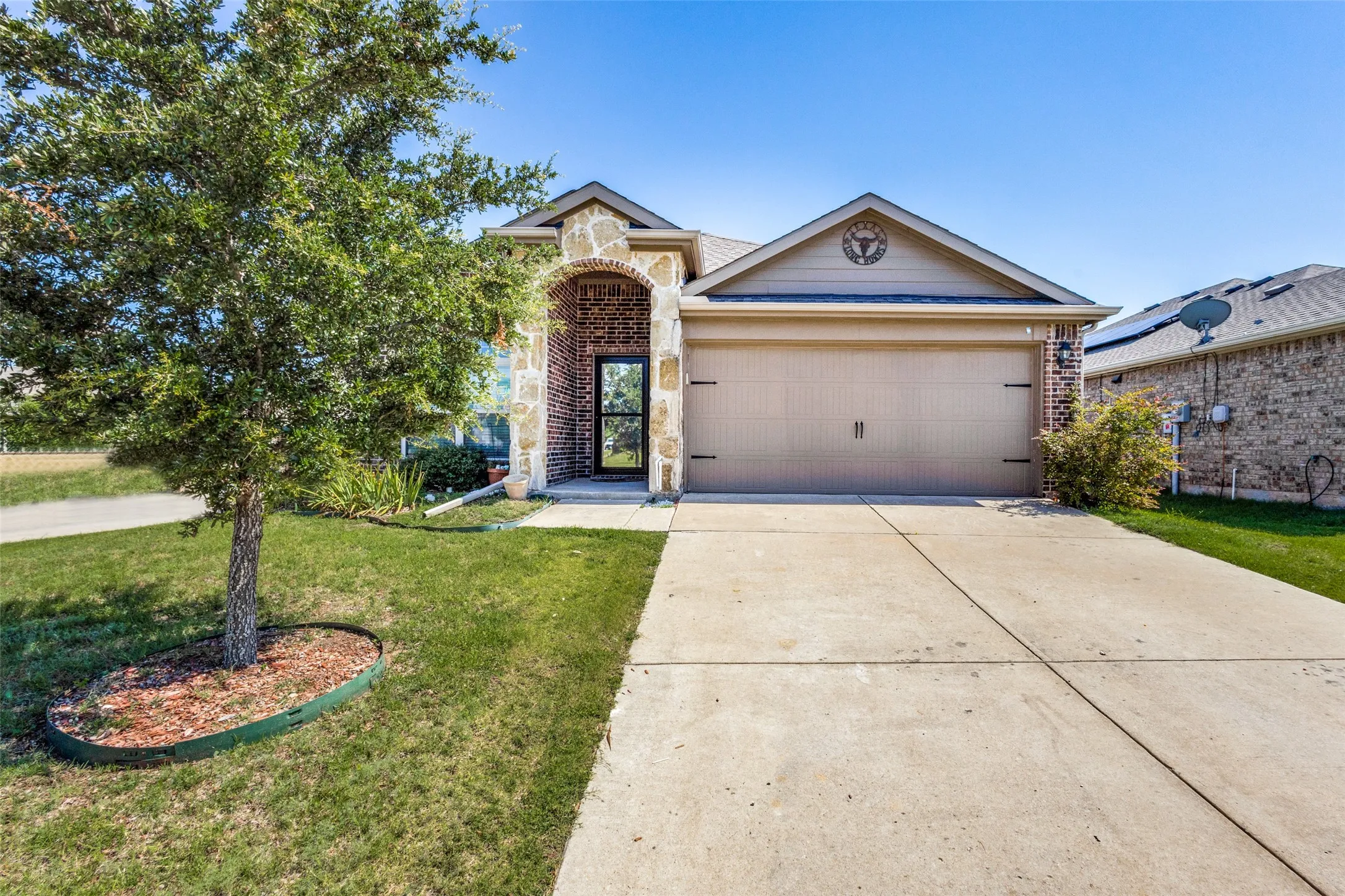 Single Family Residence For Rent in Collin County , 1101 Rainer Drive, Princeton, Texas 75407, 4 Bedroom, 2 Bathroom, 2 Garage spaces, 1,712 Sqft, built in 2014, mls#21266905, Real Estate Agent in Princeton, Homes For Rent in Collin county, Homes For Rent in Princeton, Realtor in Princeton Texas, Real Estate Brokerage Independent Realty Texas, Luminita Cordes Realtor