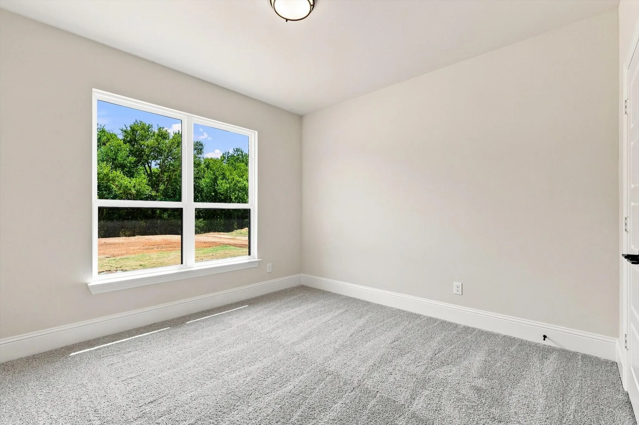 Secondary bedroom