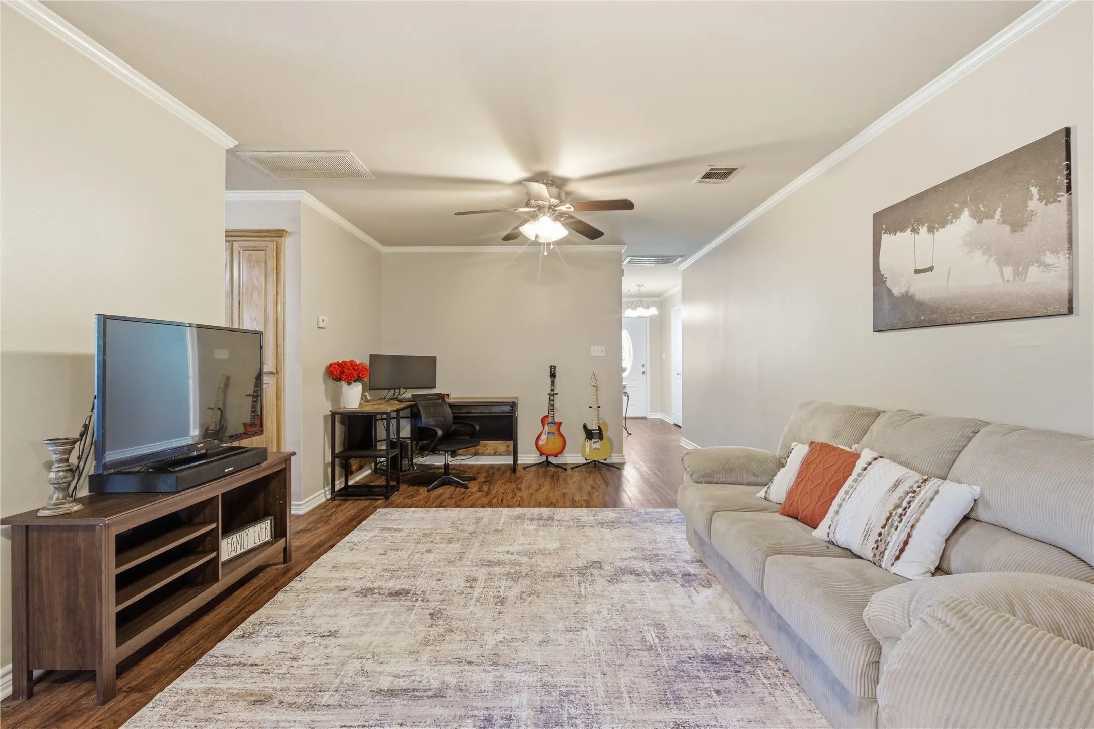 Single Family Residence For Sale in Grayson County , 402 Robertson Street, Collinsville, Texas 76233, 3 Bedroom, 2 Bathroom, 2 Garage spaces, 1,335 Sqft, built in 2014, mls#21258467, Real Estate Agent in Collinsville, Homes For Sale in Grayson county, Homes For Sale in Collinsville, Realtor in Collinsville Texas, Real Estate Brokerage Independent Realty Texas, Luminita Cordes Realtor