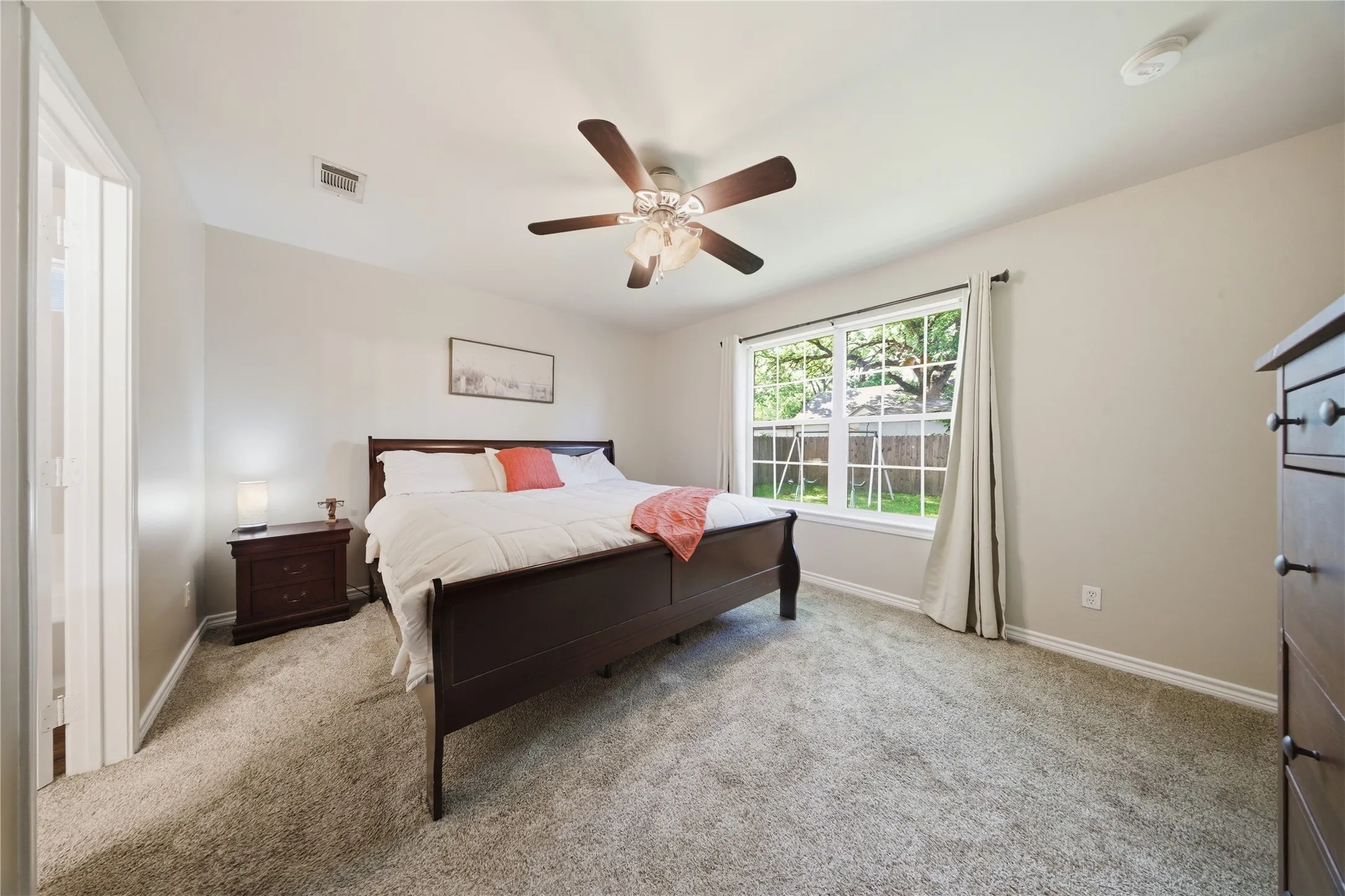 Single Family Residence For Sale in Grayson County , 402 Robertson Street, Collinsville, Texas 76233, 3 Bedroom, 2 Bathroom, 2 Garage spaces, 1,335 Sqft, built in 2014, mls#21258467, Real Estate Agent in Collinsville, Homes For Sale in Grayson county, Homes For Sale in Collinsville, Realtor in Collinsville Texas, Real Estate Brokerage Independent Realty Texas, Luminita Cordes Realtor