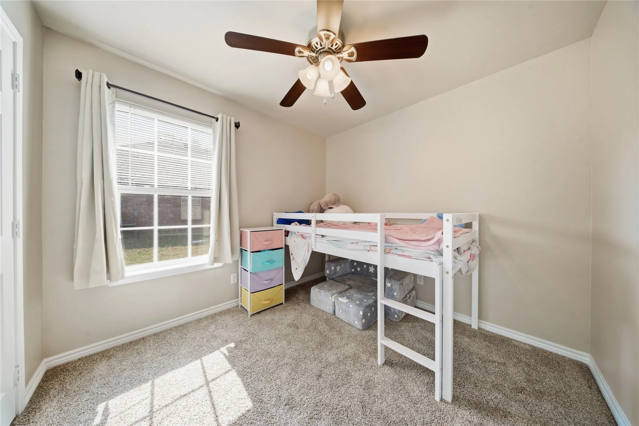 Single Family Residence For Sale in Grayson County , 402 Robertson Street, Collinsville, Texas 76233, 3 Bedroom, 2 Bathroom, 2 Garage spaces, 1,335 Sqft, built in 2014, mls#21258467, Real Estate Agent in Collinsville, Homes For Sale in Grayson county, Homes For Sale in Collinsville, Realtor in Collinsville Texas, Real Estate Brokerage Independent Realty Texas, Luminita Cordes Realtor