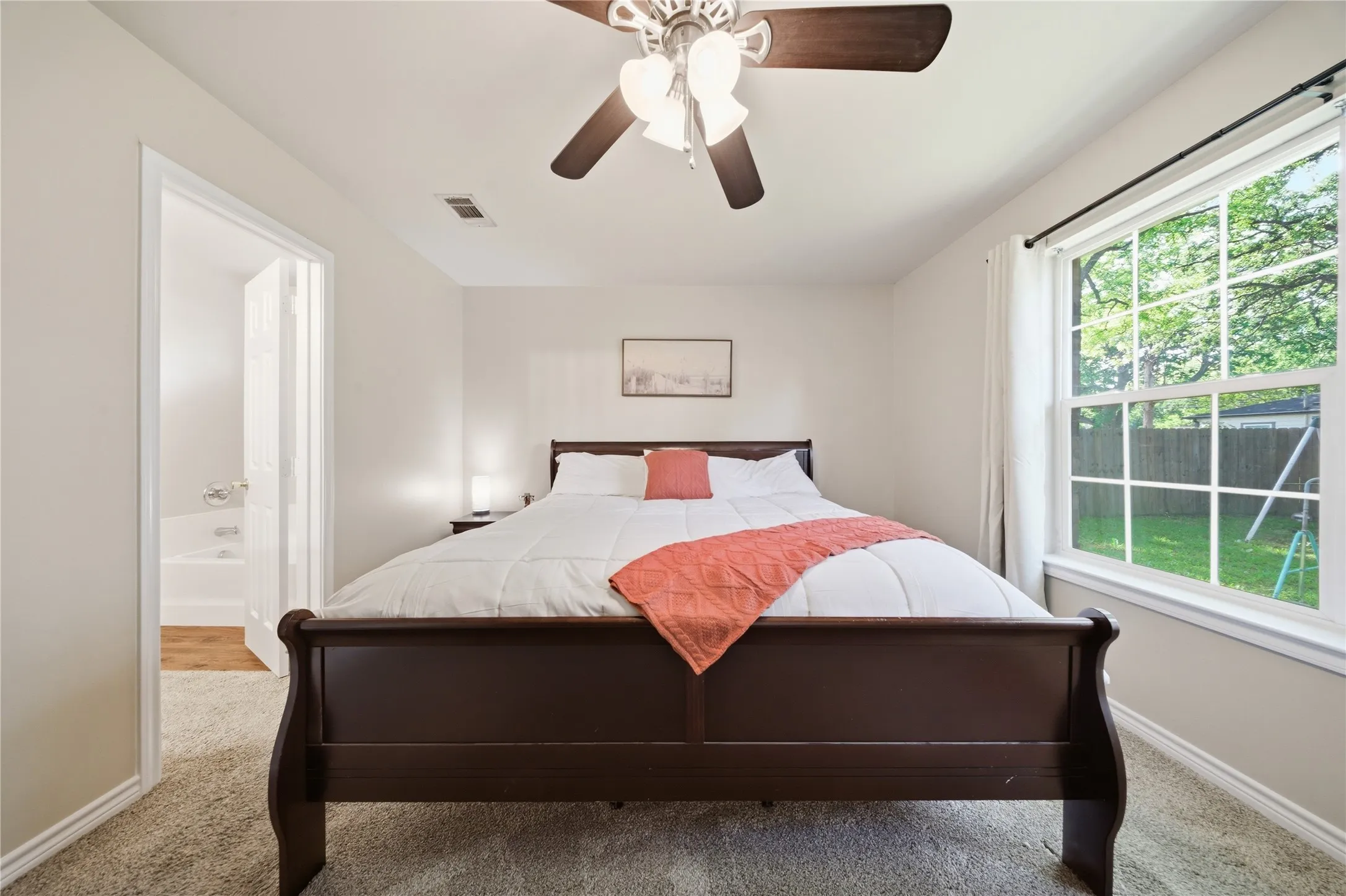 Single Family Residence For Sale in Grayson County , 402 Robertson Street, Collinsville, Texas 76233, 3 Bedroom, 2 Bathroom, 2 Garage spaces, 1,335 Sqft, built in 2014, mls#21258467, Real Estate Agent in Collinsville, Homes For Sale in Grayson county, Homes For Sale in Collinsville, Realtor in Collinsville Texas, Real Estate Brokerage Independent Realty Texas, Luminita Cordes Realtor
