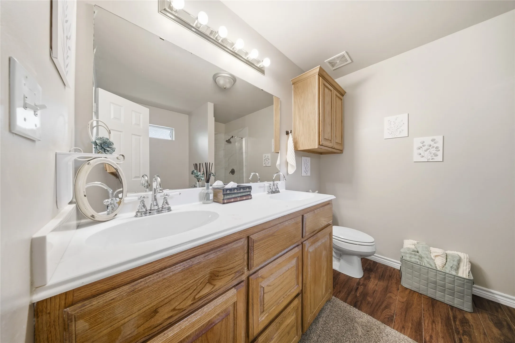 Single Family Residence For Sale in Grayson County , 402 Robertson Street, Collinsville, Texas 76233, 3 Bedroom, 2 Bathroom, 2 Garage spaces, 1,335 Sqft, built in 2014, mls#21258467, Real Estate Agent in Collinsville, Homes For Sale in Grayson county, Homes For Sale in Collinsville, Realtor in Collinsville Texas, Real Estate Brokerage Independent Realty Texas, Luminita Cordes Realtor
