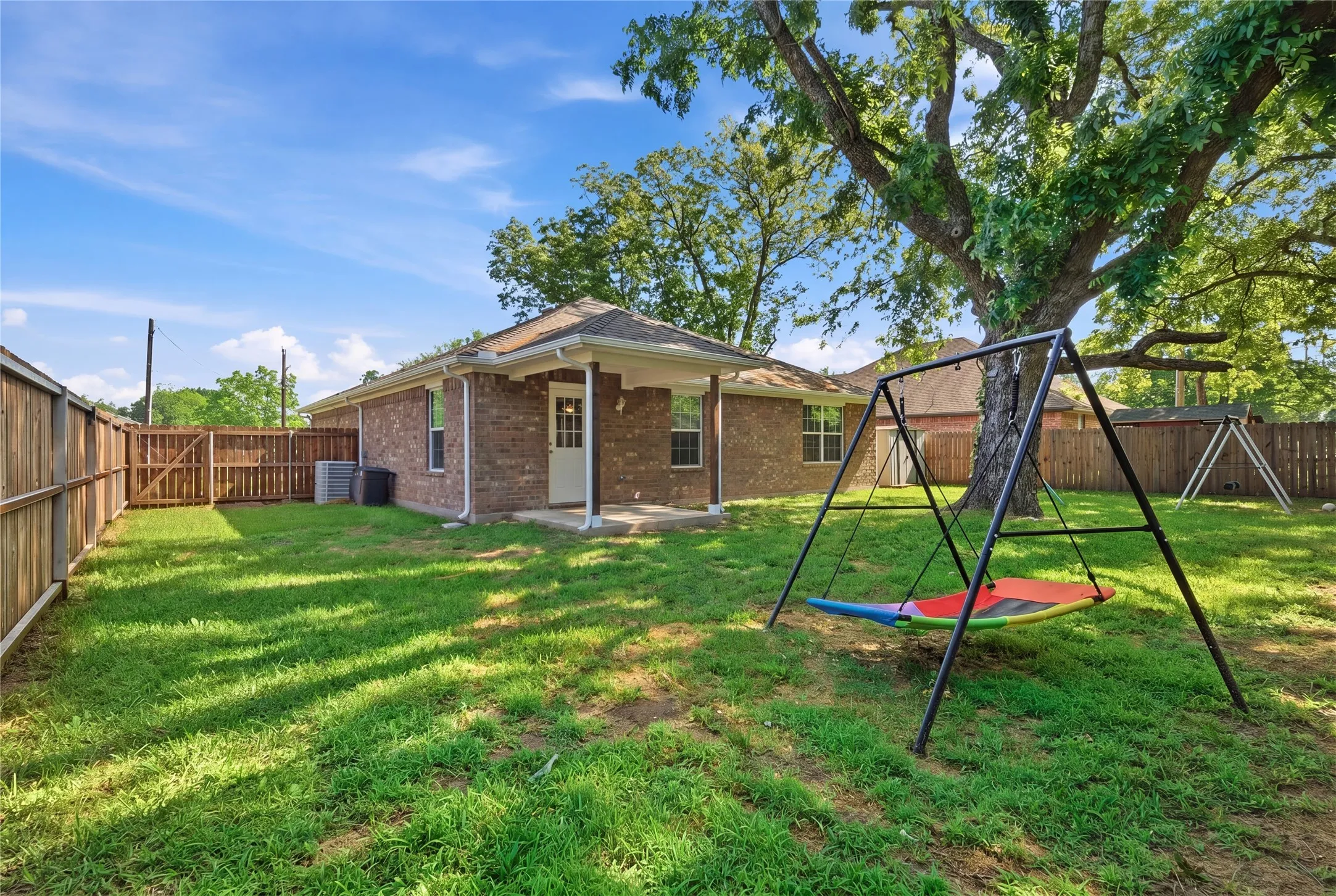 Single Family Residence For Sale in Grayson County , 402 Robertson Street, Collinsville, Texas 76233, 3 Bedroom, 2 Bathroom, 2 Garage spaces, 1,335 Sqft, built in 2014, mls#21258467, Real Estate Agent in Collinsville, Homes For Sale in Grayson county, Homes For Sale in Collinsville, Realtor in Collinsville Texas, Real Estate Brokerage Independent Realty Texas, Luminita Cordes Realtor