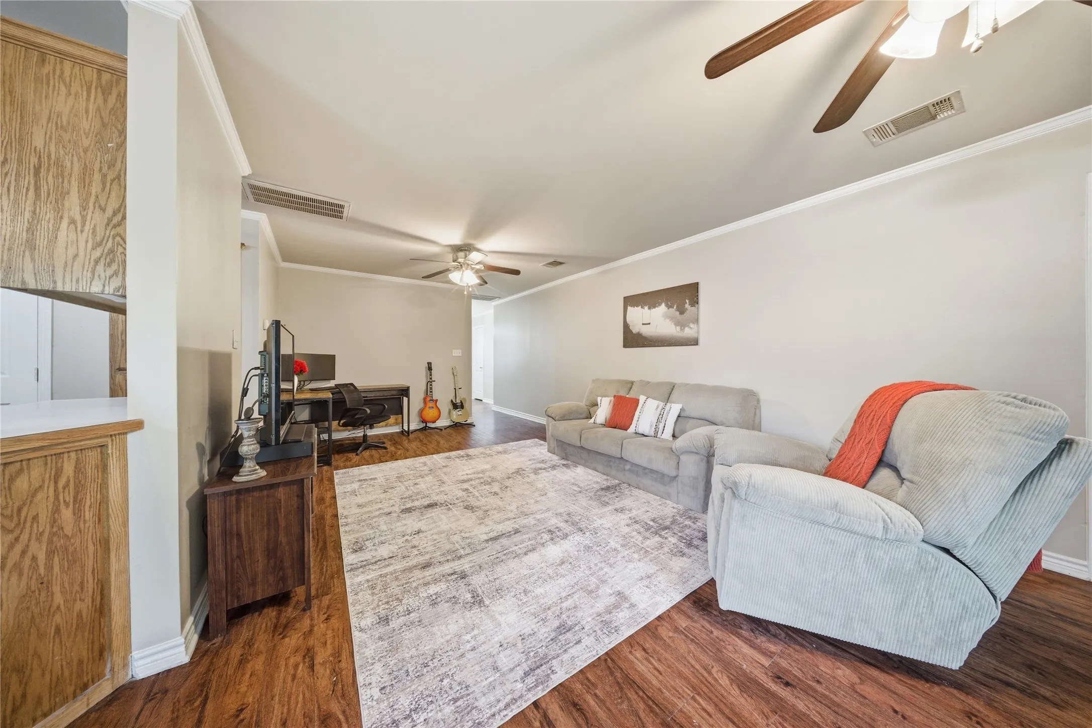 Single Family Residence For Sale in Grayson County , 402 Robertson Street, Collinsville, Texas 76233, 3 Bedroom, 2 Bathroom, 2 Garage spaces, 1,335 Sqft, built in 2014, mls#21258467, Real Estate Agent in Collinsville, Homes For Sale in Grayson county, Homes For Sale in Collinsville, Realtor in Collinsville Texas, Real Estate Brokerage Independent Realty Texas, Luminita Cordes Realtor