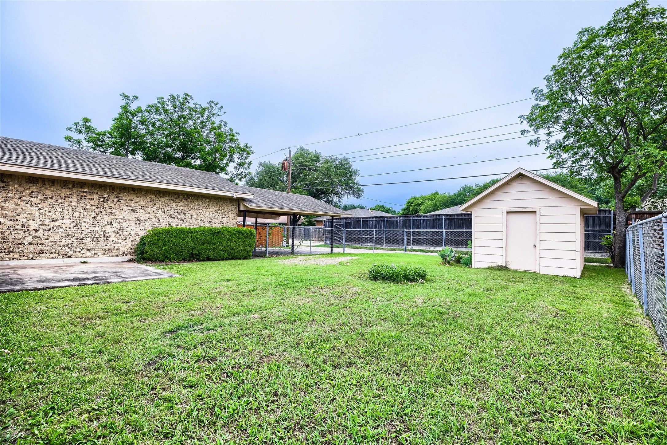 Single Family Residence For Sale in Dallas County , 829 Poinsettia Drive, Lancaster, Texas 75146, 3 Bedroom, 2 Bathroom, 2 Garage spaces, 1,605 Sqft, built in 1966, mls#21167931, Real Estate Agent in Lancaster, Homes For Sale in Dallas county, Homes For Sale in Lancaster, Realtor in Lancaster Texas, Real Estate Brokerage Independent Realty Texas, Luminita Cordes Realtor