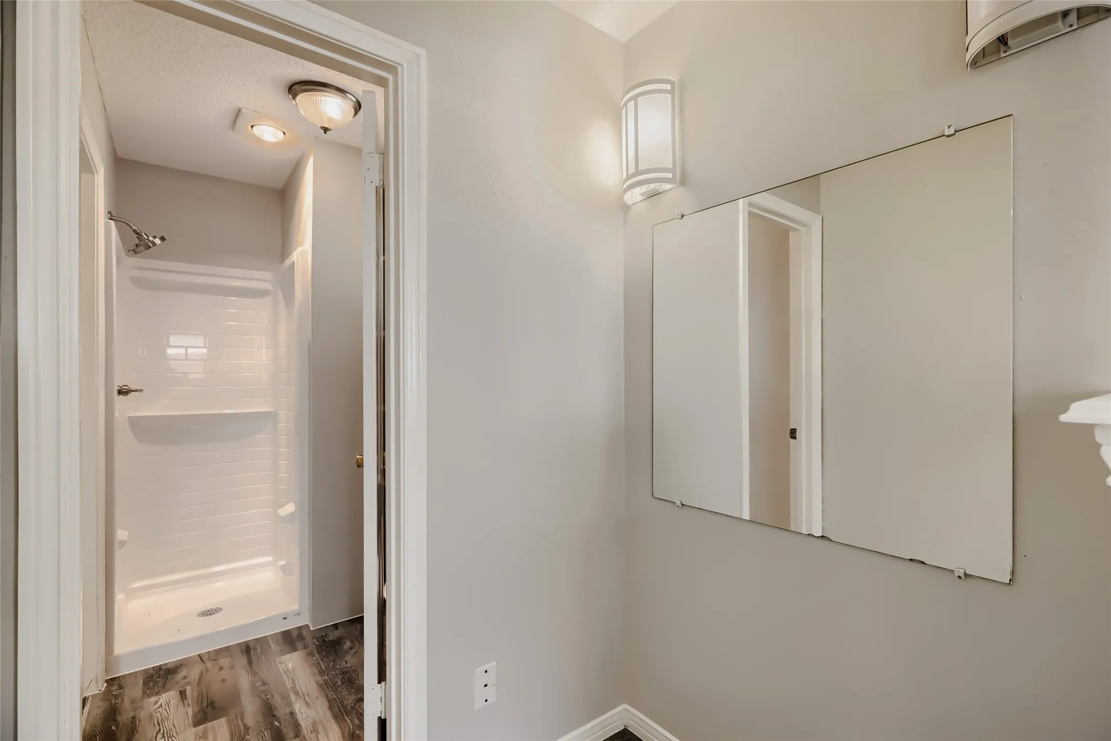 Single Family Residence For Sale in Dallas County , 829 Poinsettia Drive, Lancaster, Texas 75146, 3 Bedroom, 2 Bathroom, 2 Garage spaces, 1,605 Sqft, built in 1966, mls#21167931, Real Estate Agent in Lancaster, Homes For Sale in Dallas county, Homes For Sale in Lancaster, Realtor in Lancaster Texas, Real Estate Brokerage Independent Realty Texas, Luminita Cordes Realtor