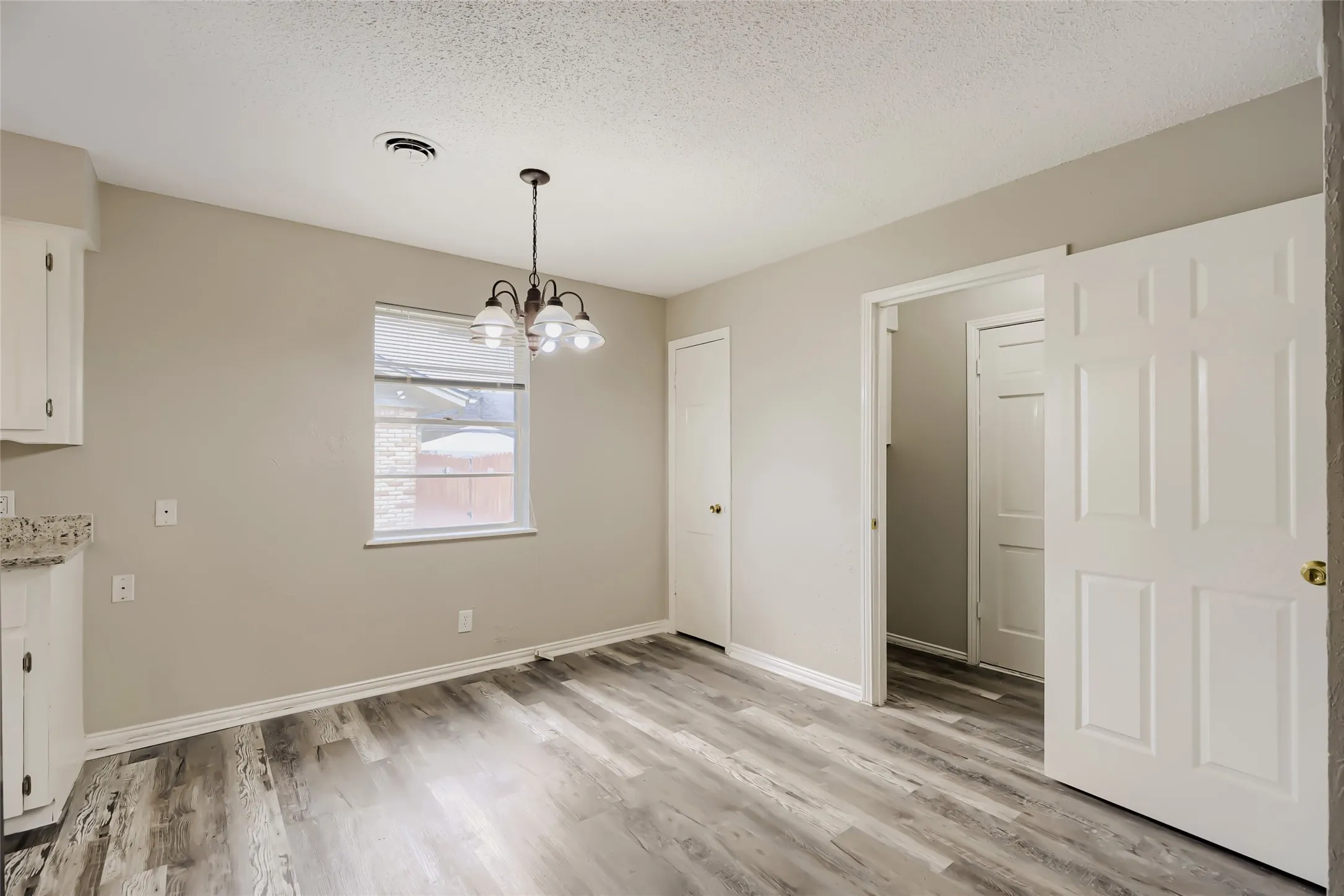 Single Family Residence For Sale in Dallas County , 829 Poinsettia Drive, Lancaster, Texas 75146, 3 Bedroom, 2 Bathroom, 2 Garage spaces, 1,605 Sqft, built in 1966, mls#21167931, Real Estate Agent in Lancaster, Homes For Sale in Dallas county, Homes For Sale in Lancaster, Realtor in Lancaster Texas, Real Estate Brokerage Independent Realty Texas, Luminita Cordes Realtor