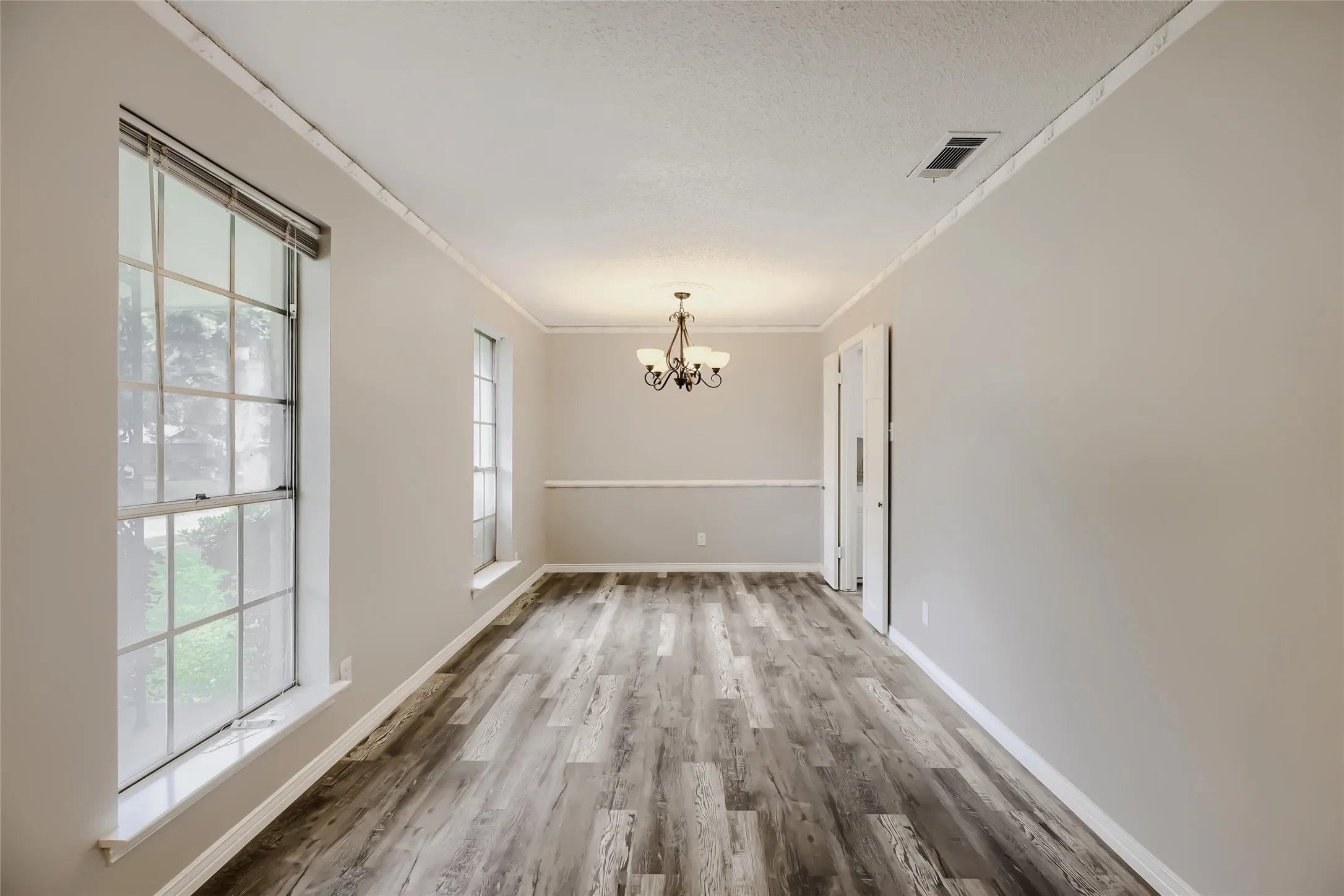 Single Family Residence For Sale in Dallas County , 829 Poinsettia Drive, Lancaster, Texas 75146, 3 Bedroom, 2 Bathroom, 2 Garage spaces, 1,605 Sqft, built in 1966, mls#21167931, Real Estate Agent in Lancaster, Homes For Sale in Dallas county, Homes For Sale in Lancaster, Realtor in Lancaster Texas, Real Estate Brokerage Independent Realty Texas, Luminita Cordes Realtor