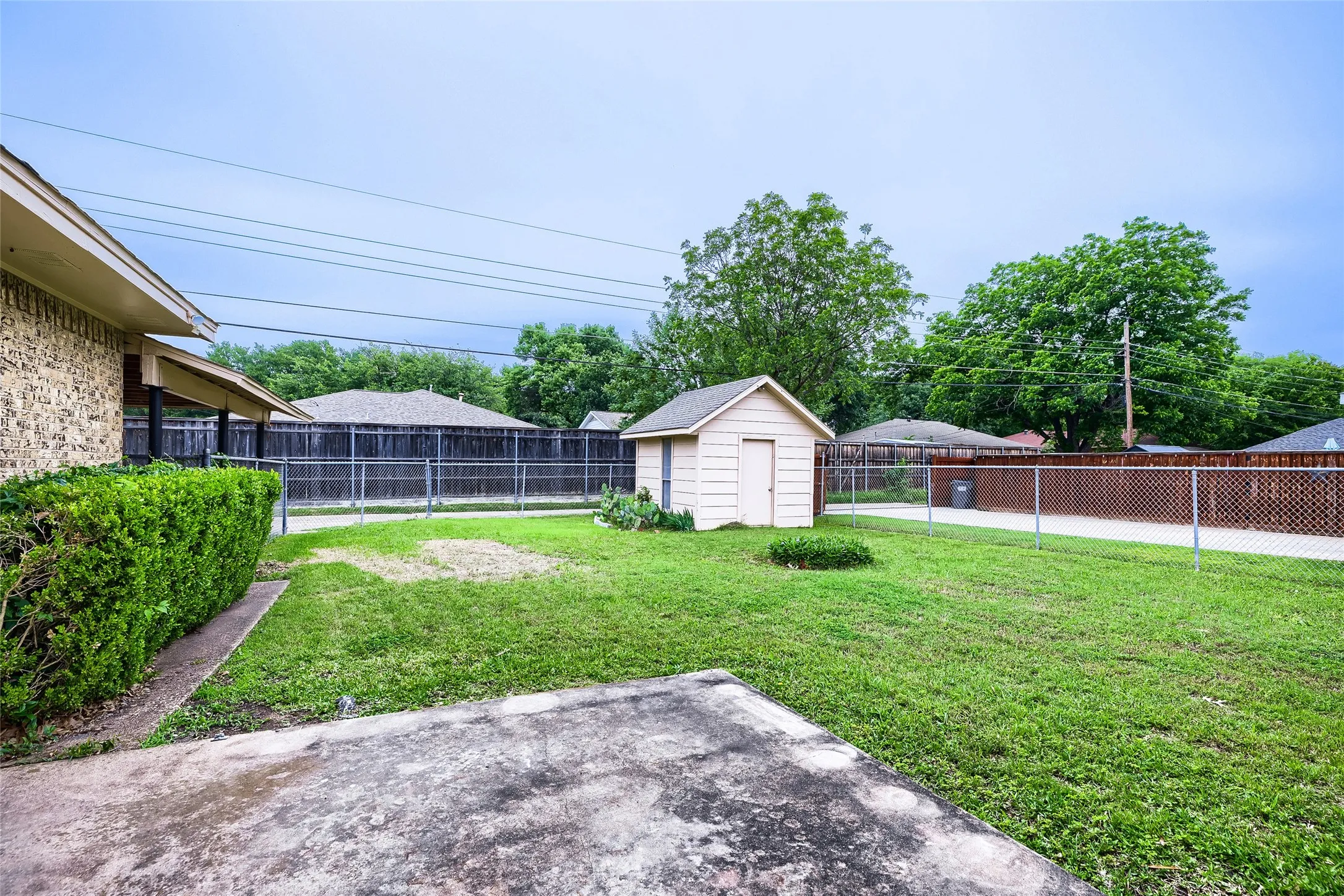 Single Family Residence For Sale in Dallas County , 829 Poinsettia Drive, Lancaster, Texas 75146, 3 Bedroom, 2 Bathroom, 2 Garage spaces, 1,605 Sqft, built in 1966, mls#21167931, Real Estate Agent in Lancaster, Homes For Sale in Dallas county, Homes For Sale in Lancaster, Realtor in Lancaster Texas, Real Estate Brokerage Independent Realty Texas, Luminita Cordes Realtor